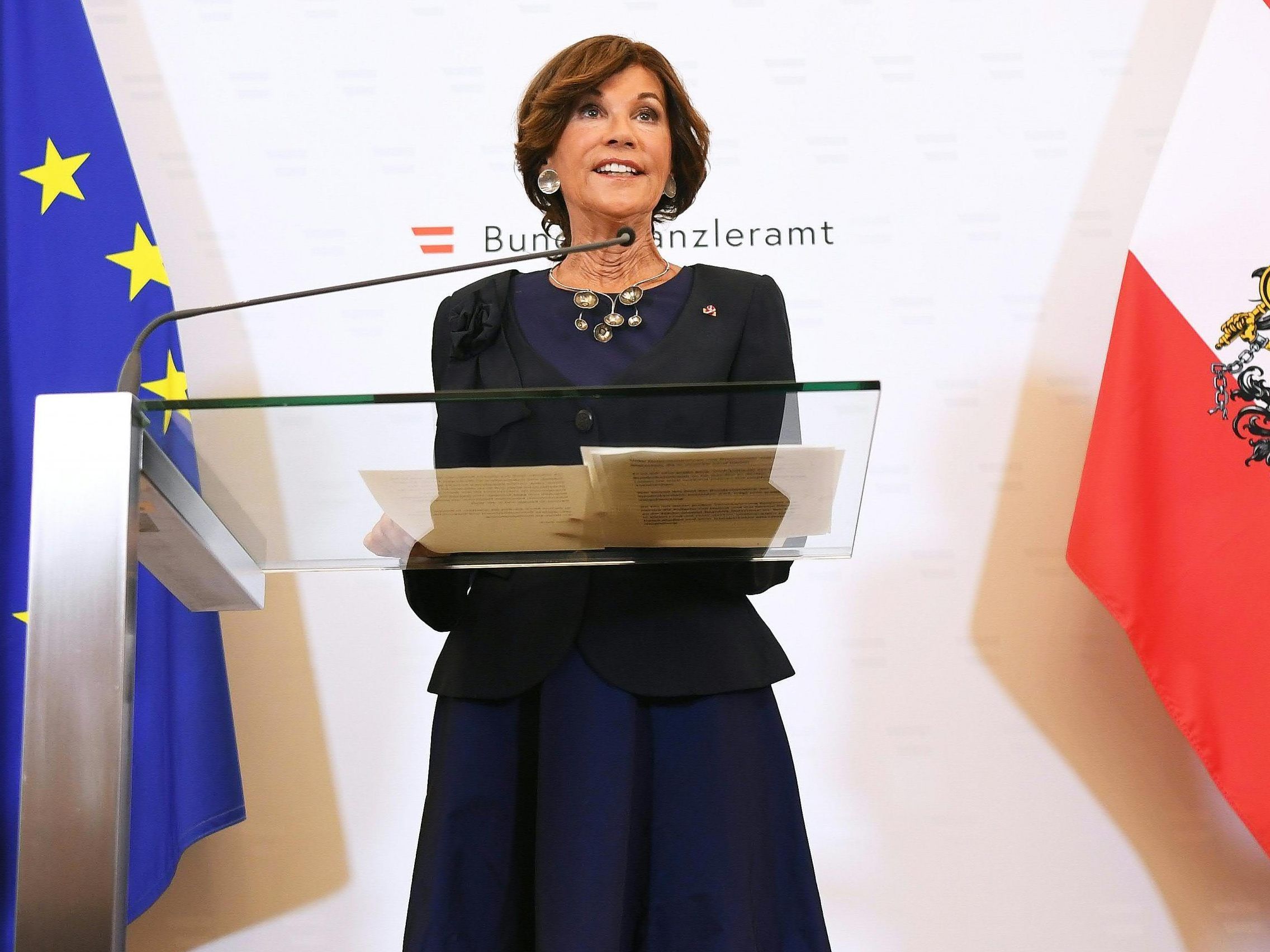 Das erste Statement der neuen Bundeskanzlerin Brigitte Bierlein.