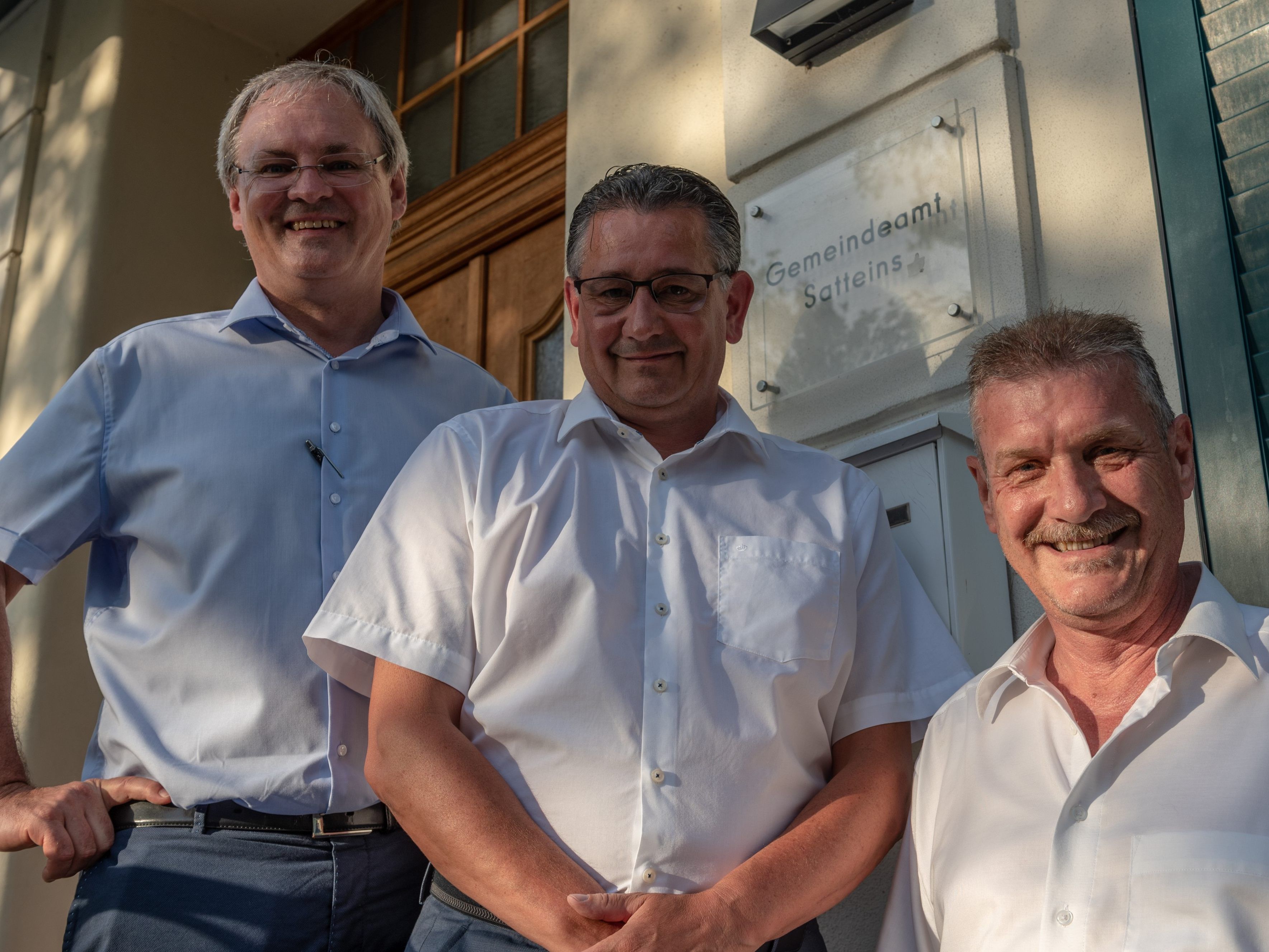 Mag. Harald Sonderegger (Landtagspräsident), Dipl. Bw (FH) Mayer Gert, Anton Metzler (Bürgermeister Satteins)