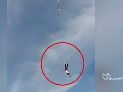 Obwohl das Seil sich löste, überlebte der Mann den Bungee-Sprung.