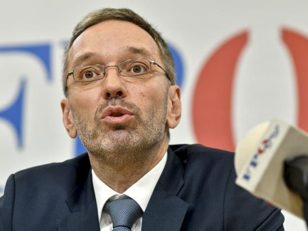 Zu HC Strache ging Herbert Kickl auf Distanz