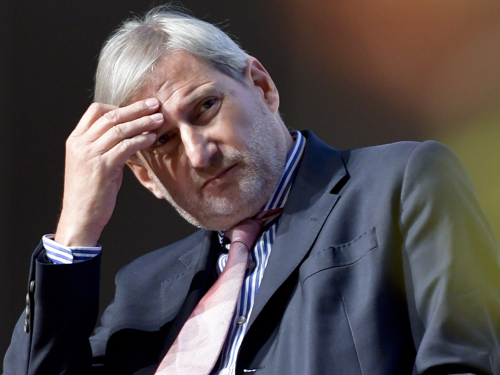 Kanzlerin Bierlein will an Johannes Hahn als EU-Kommissar festhalten.