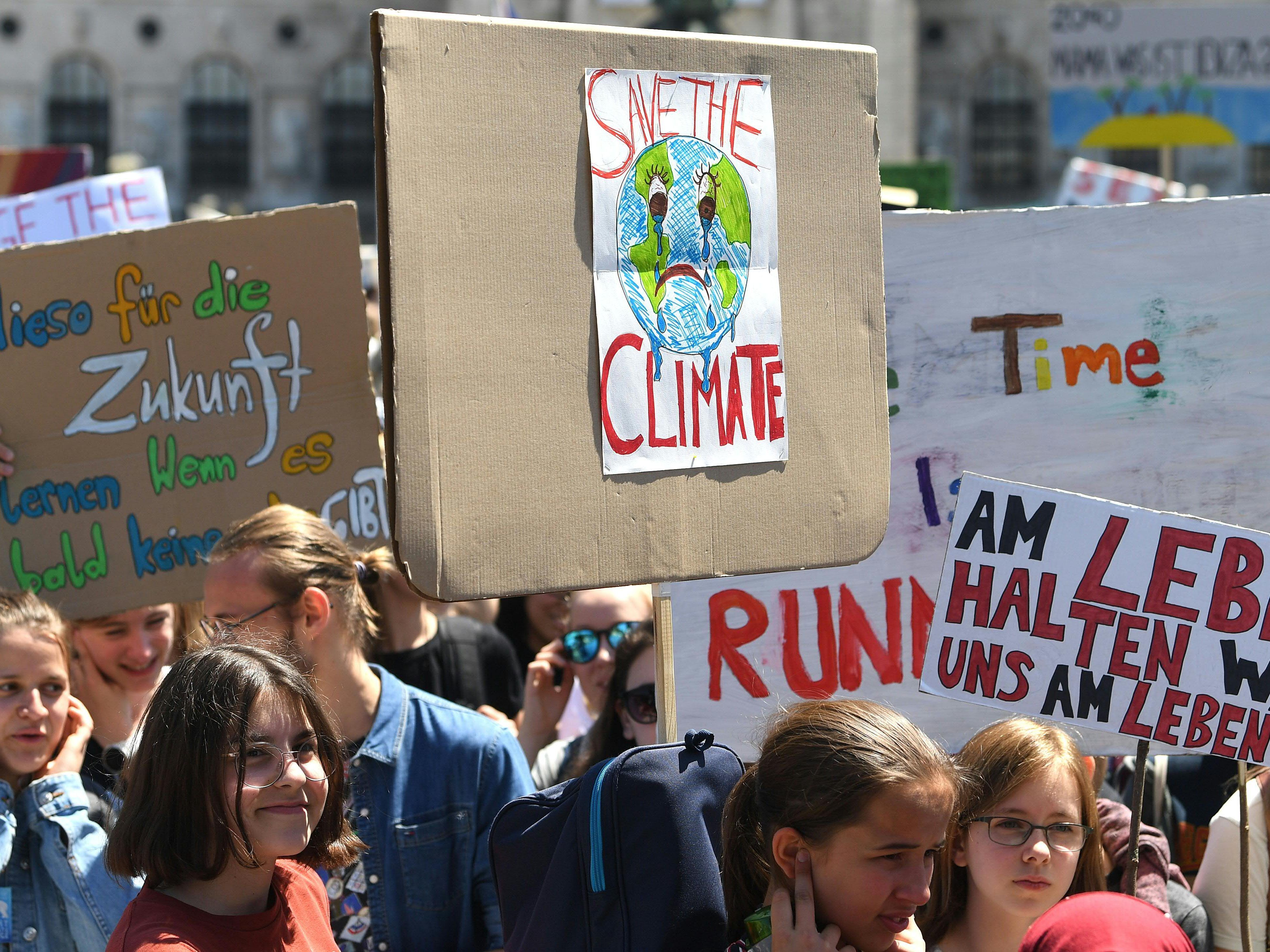 Besonders junge Menschen sind wegen des Klimawandels besorgt.
