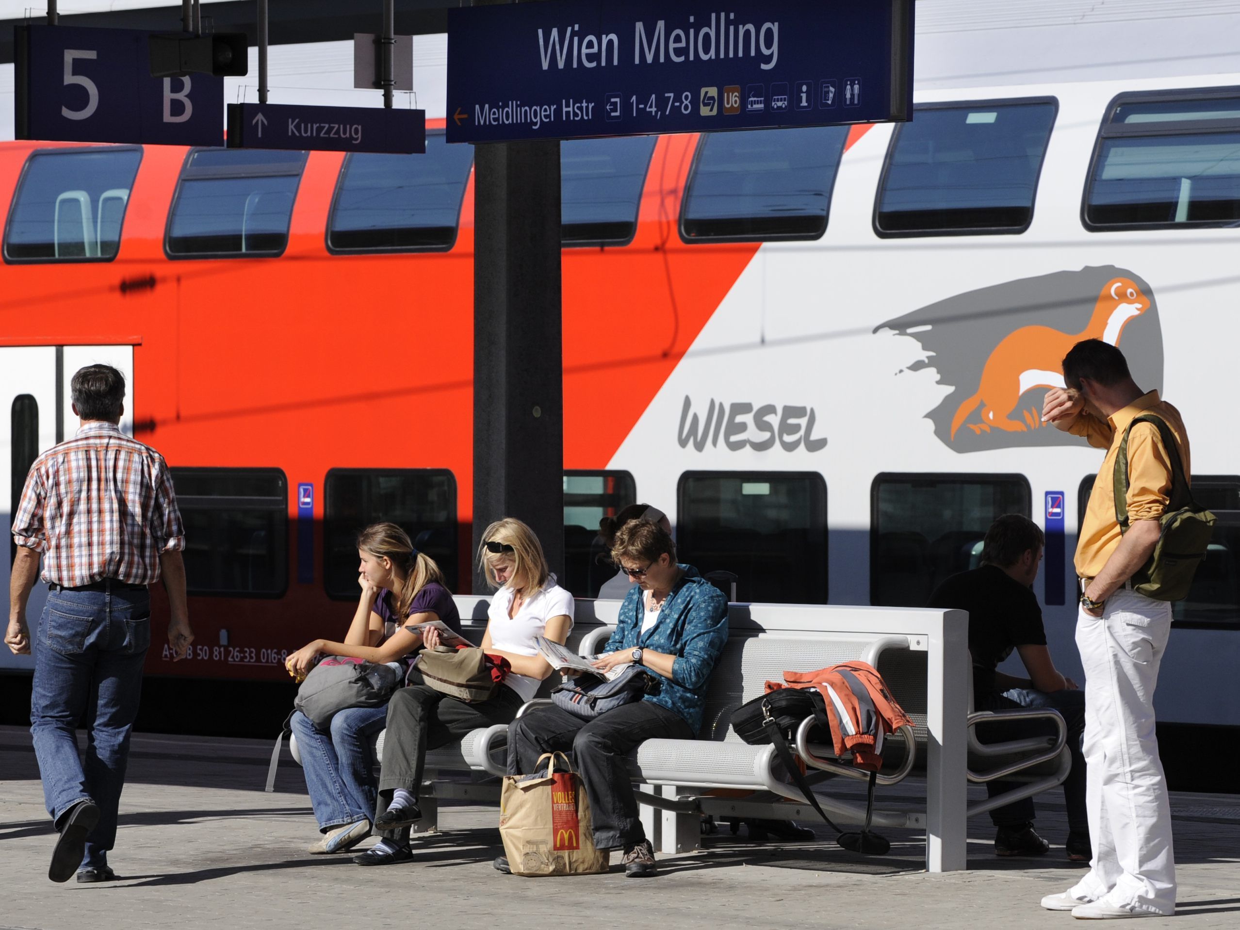 Die Österreicher sind immer häufiger mit dem Zug unterwegs.