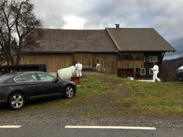 Als Teilschmerzengeld müssen die Täter dem Opfer 10.000 Euro überweisen.