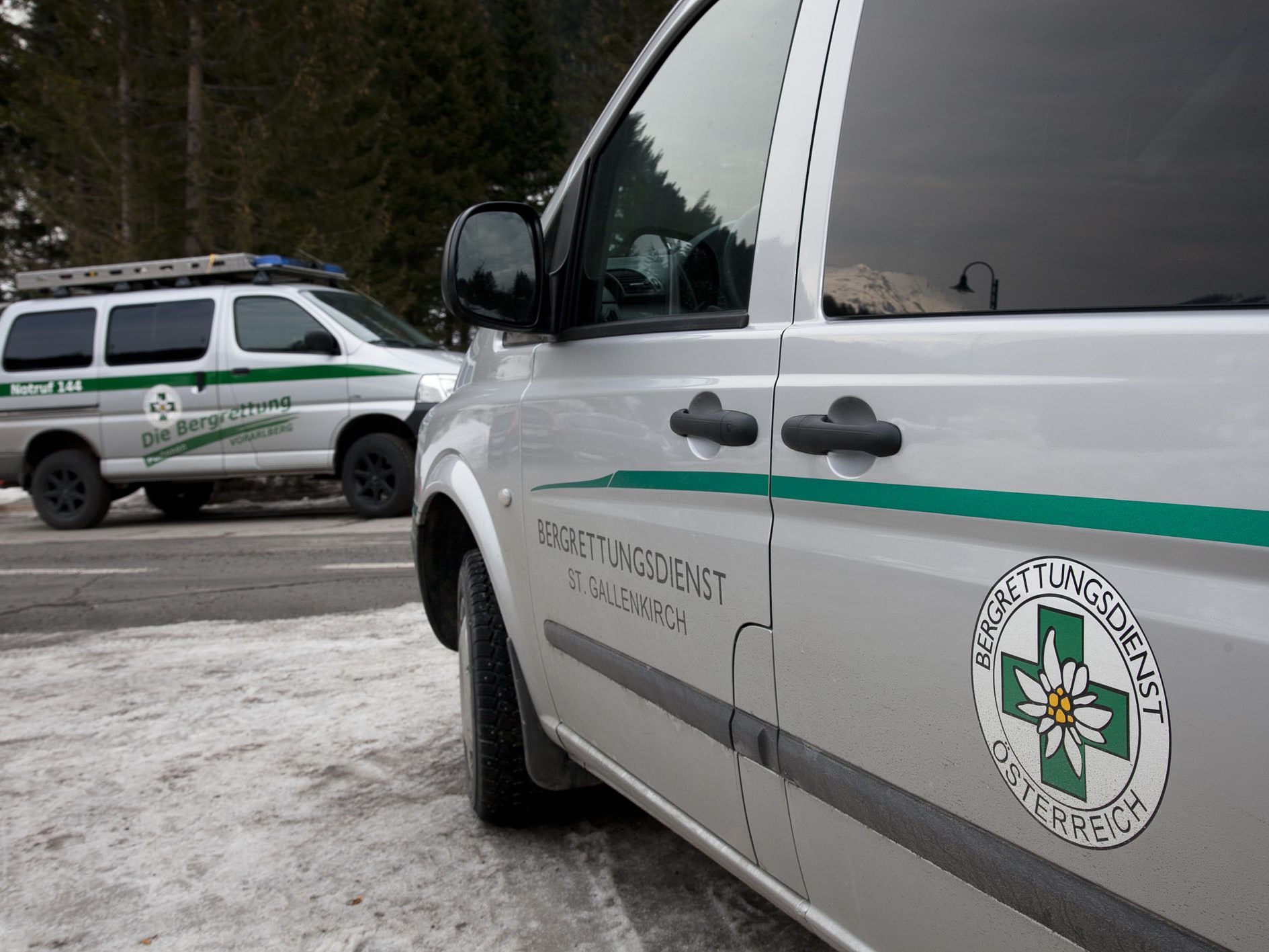 Ein 66-Jähriger musste nach einem Unfall die Nacht im Freien verbringen.