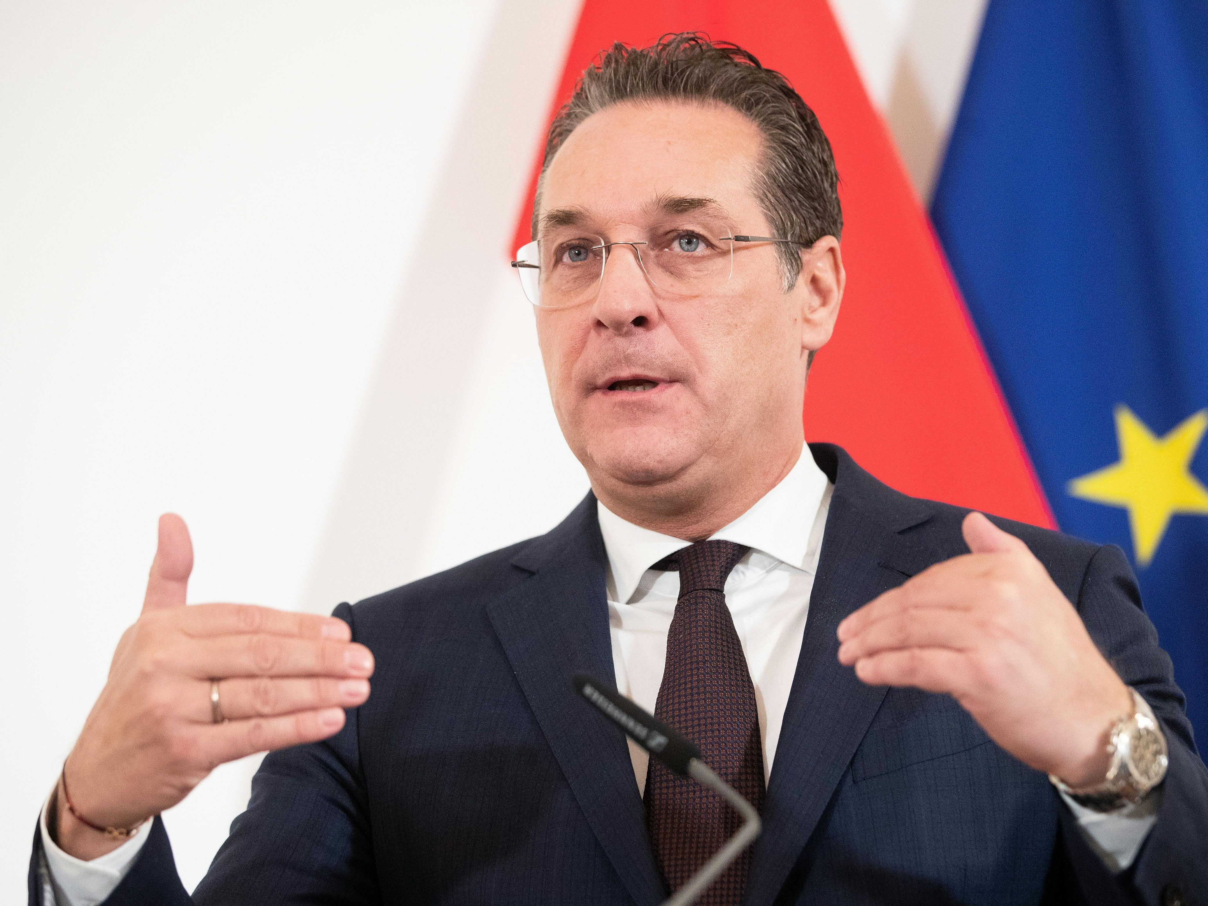 Strache sieht in dem Buch eine Entlasung, für ihn ungünstige Passagen scheint er auszublenden.