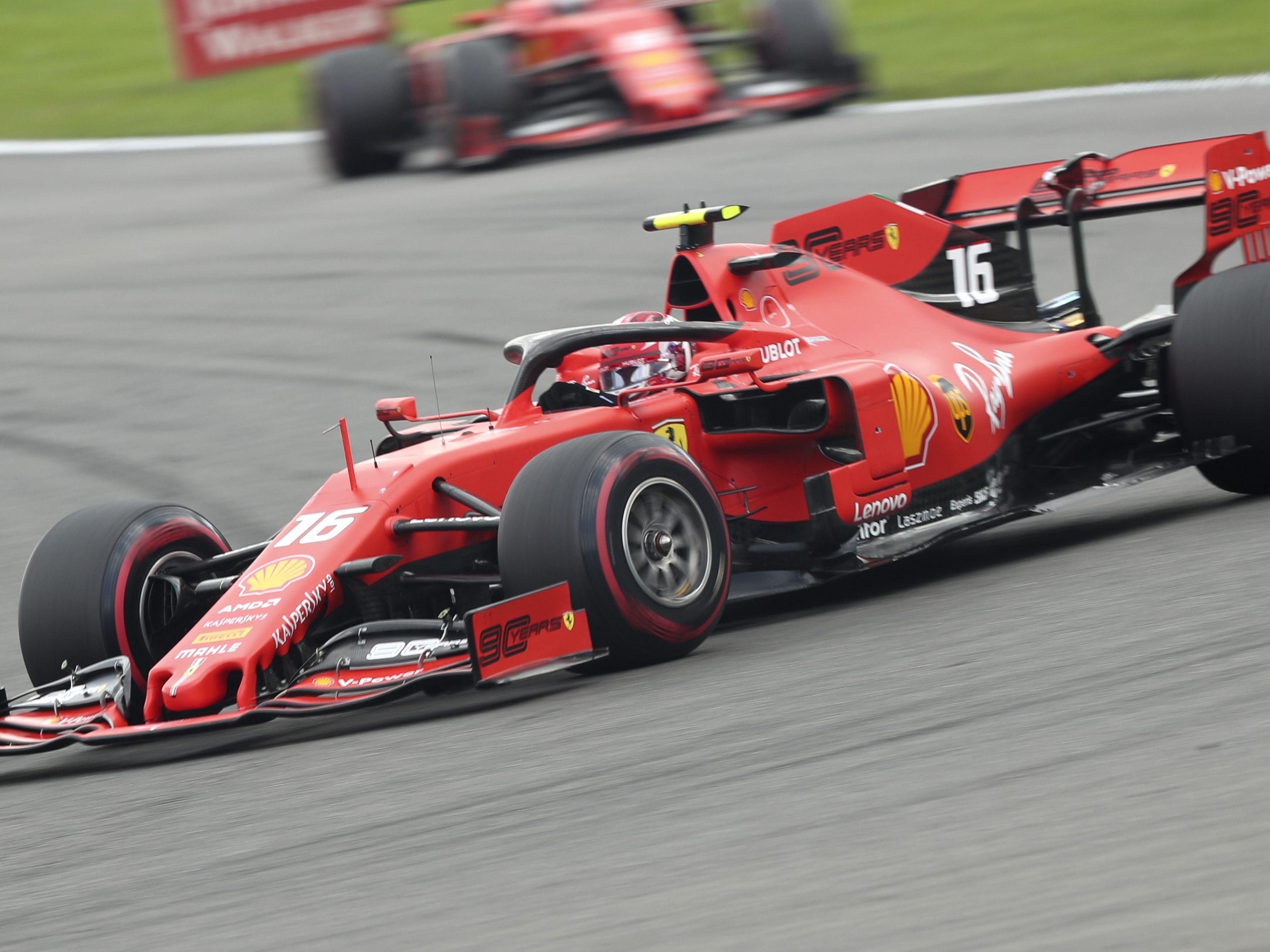 Charles Leclerc holte sich in den Spa seinen ersten Formel-1-Sieg.