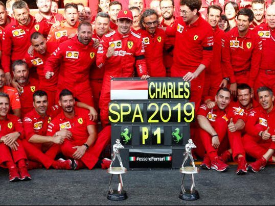 Das Ferrari-Team liebt den Shootingstar und Spa-Sieger