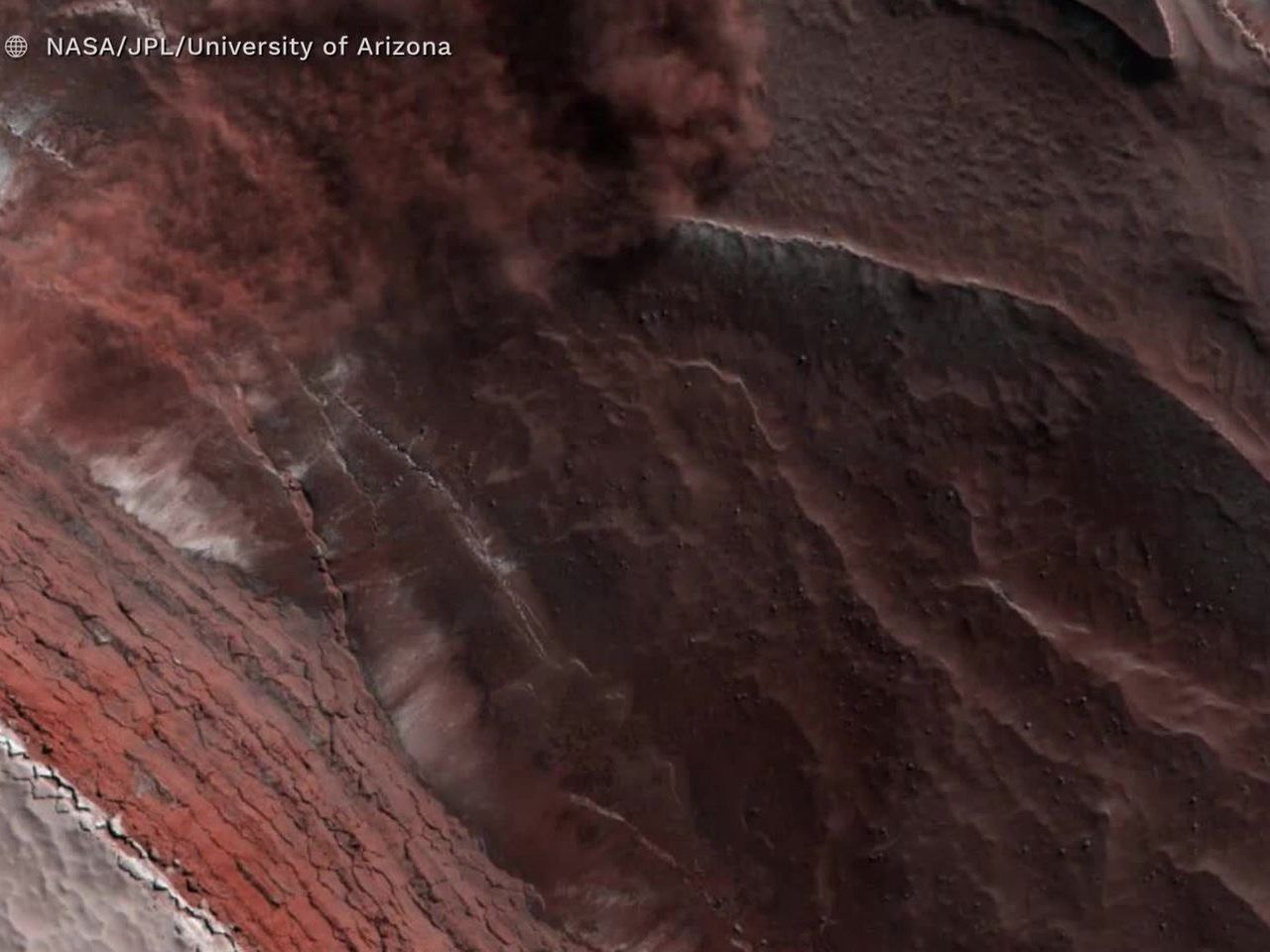 Eine gewaltige Lawine hat sich auf dem Mars gelöst.