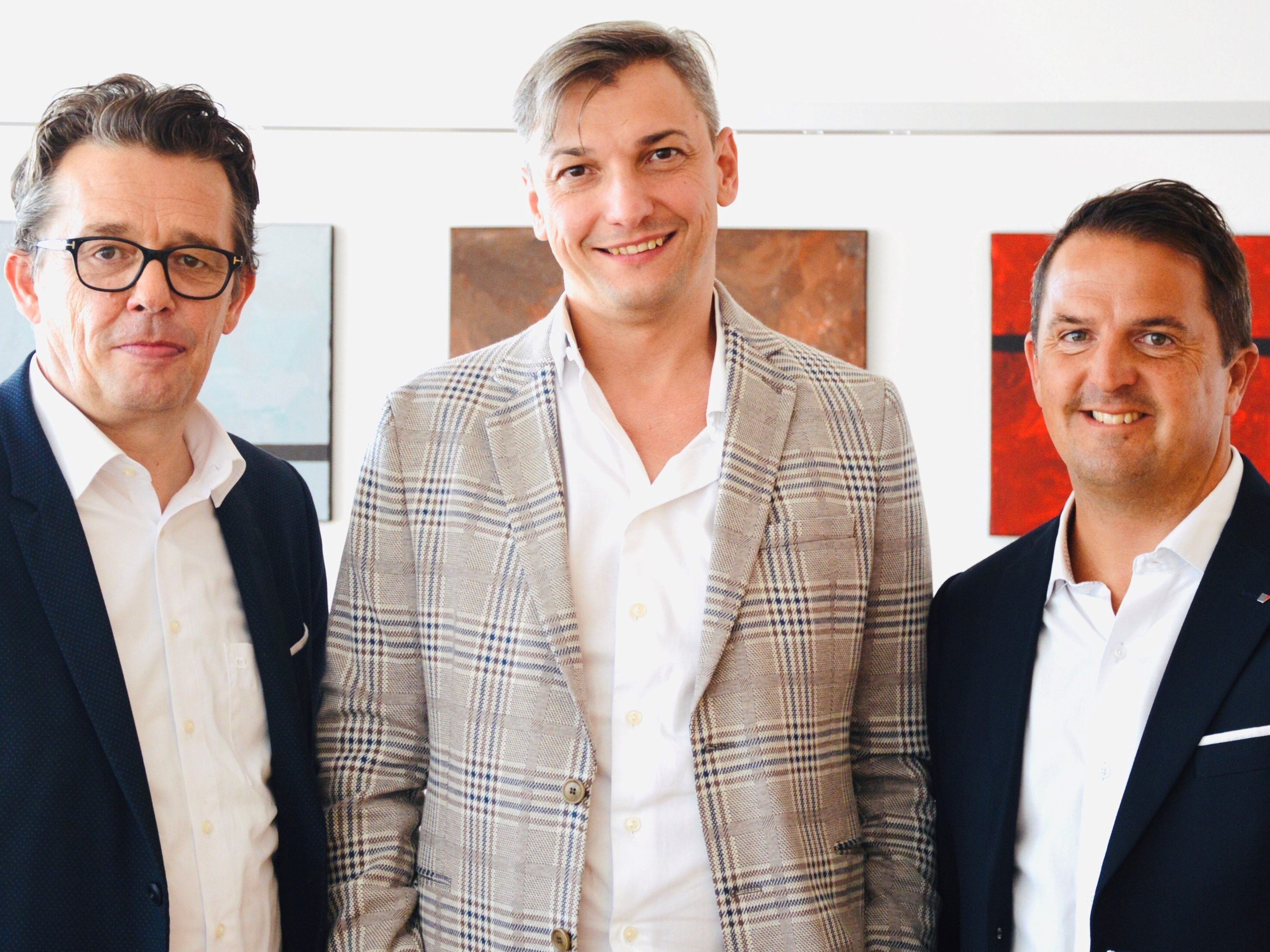 ÖGK-Chef Wurzer in der Mitte mit WKV-Präsident Metzler und WBV-Direktor Kessler