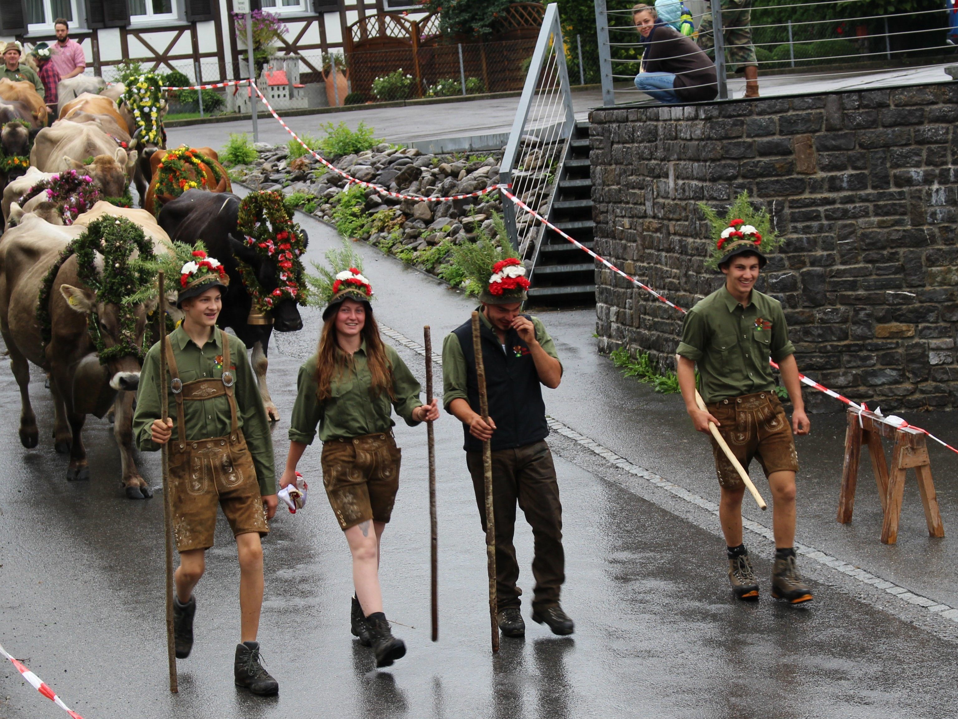 Feierlicher Alpabtrieb von der Alpe Gulm-Gävis