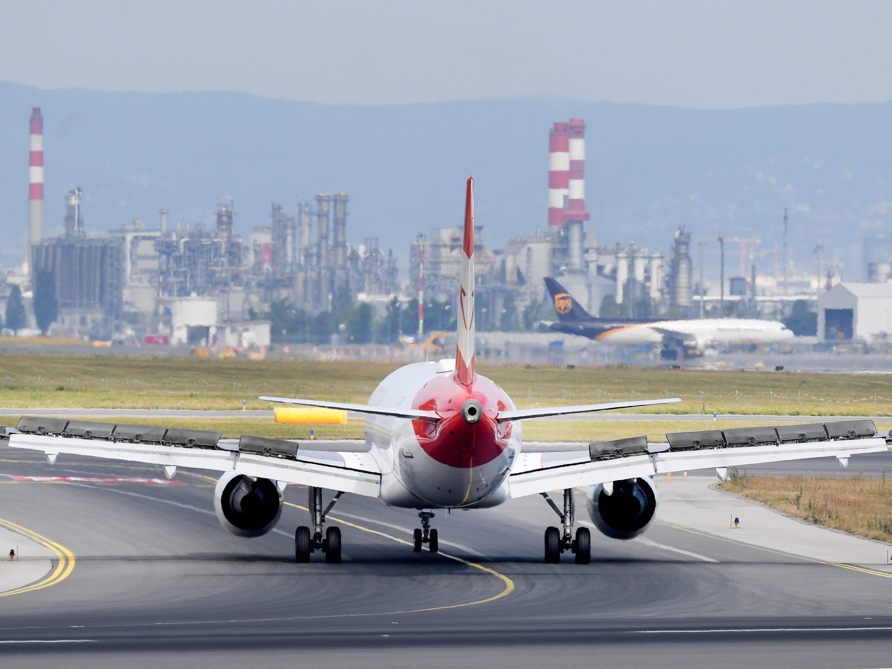 Der AUA-Flieger musste wegen des Föhnsturms in Innsburck nach Wien zurückkehren.