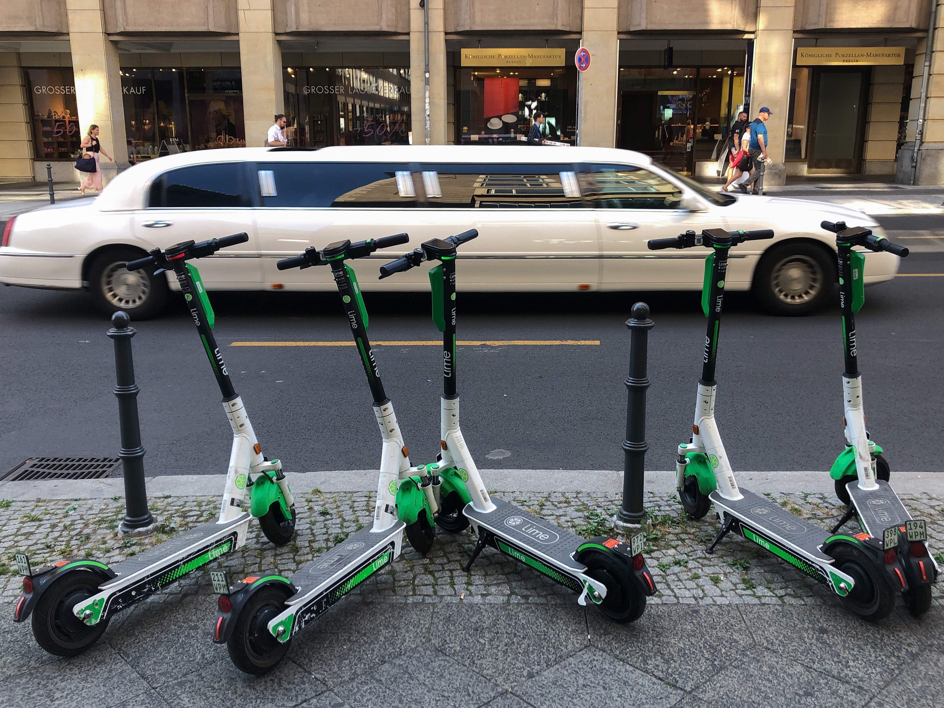 In Wien wird immer wieder über ungünstig geparkte E-Scooter geklagt.