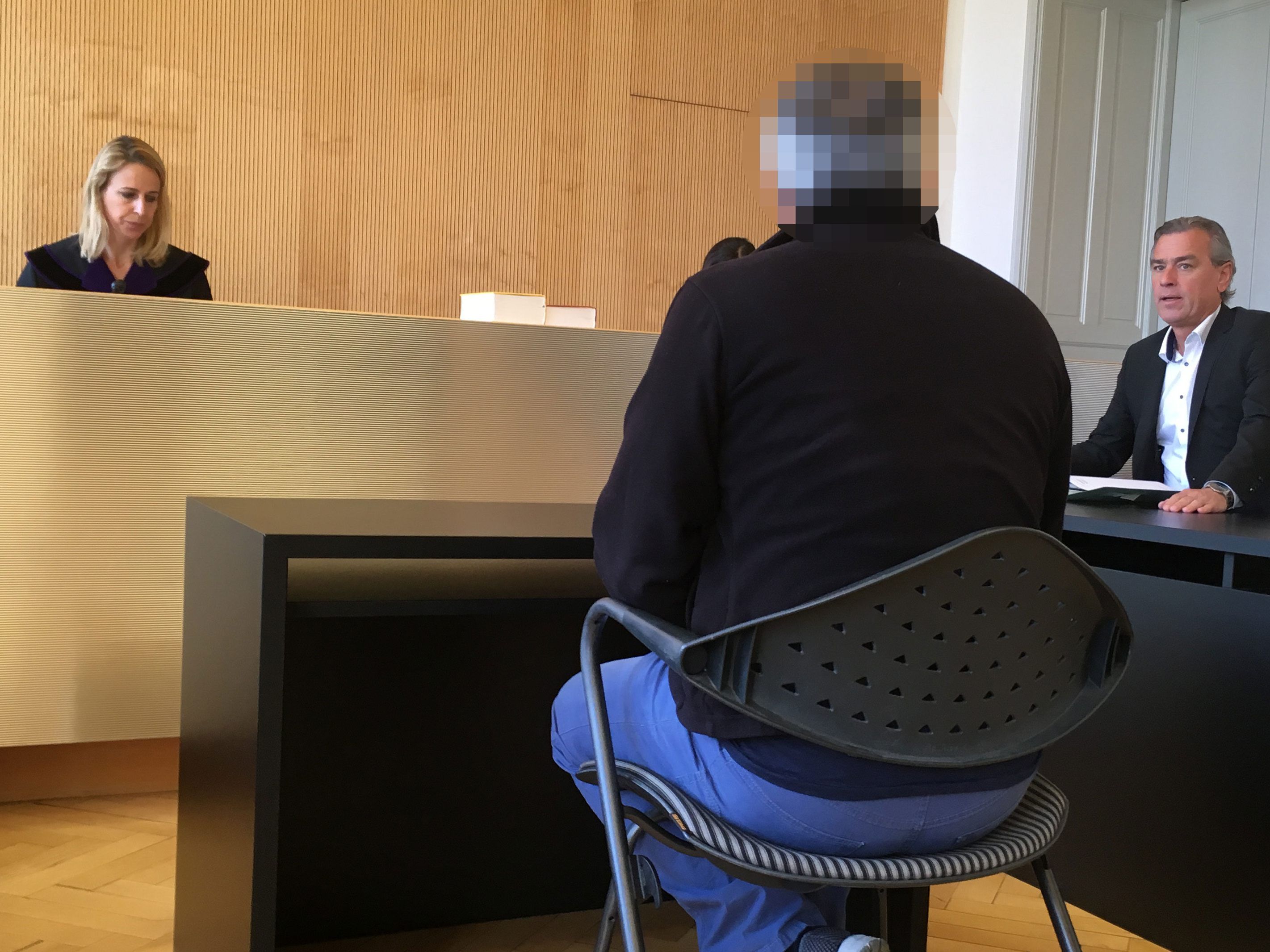 Der Aneklagte und sein Komplize zogen in den Jahren 2018 und 2019 durch Vorarlberg.
