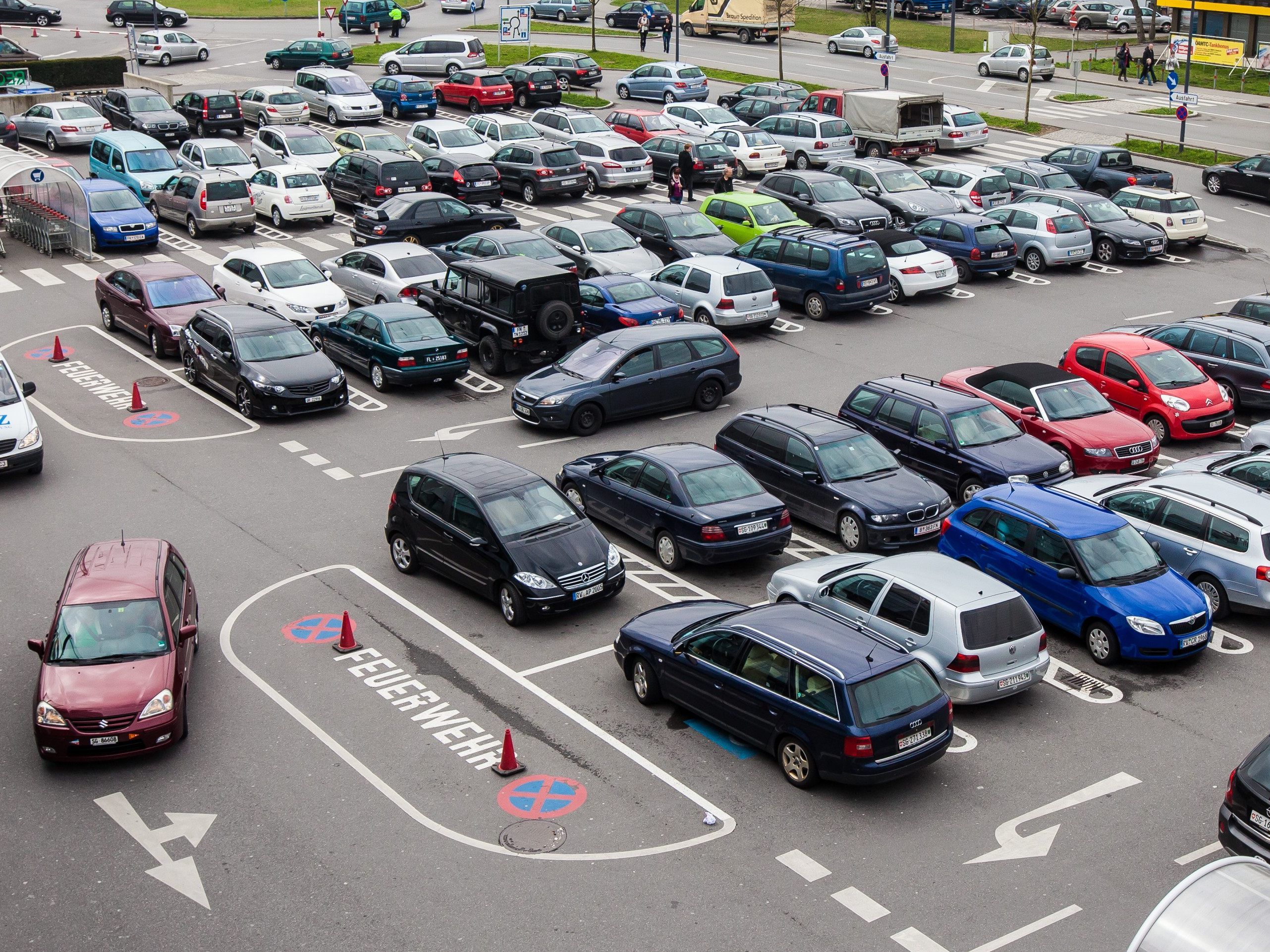 Symbolbild: Die Zweitautos seien weniger Fahrzeuge, sondern vor allem Stehzeuge..