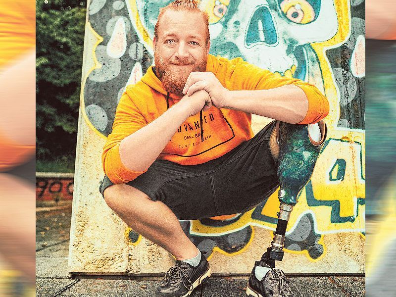 Rick versteht es wie kein anderer, stets das Positive zu sehen: „Immerhin werde ich mir nie das linke Schienbein brechen.“