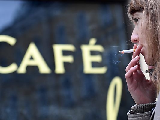 In Zukunft muss vor dem Lokal geraucht werden