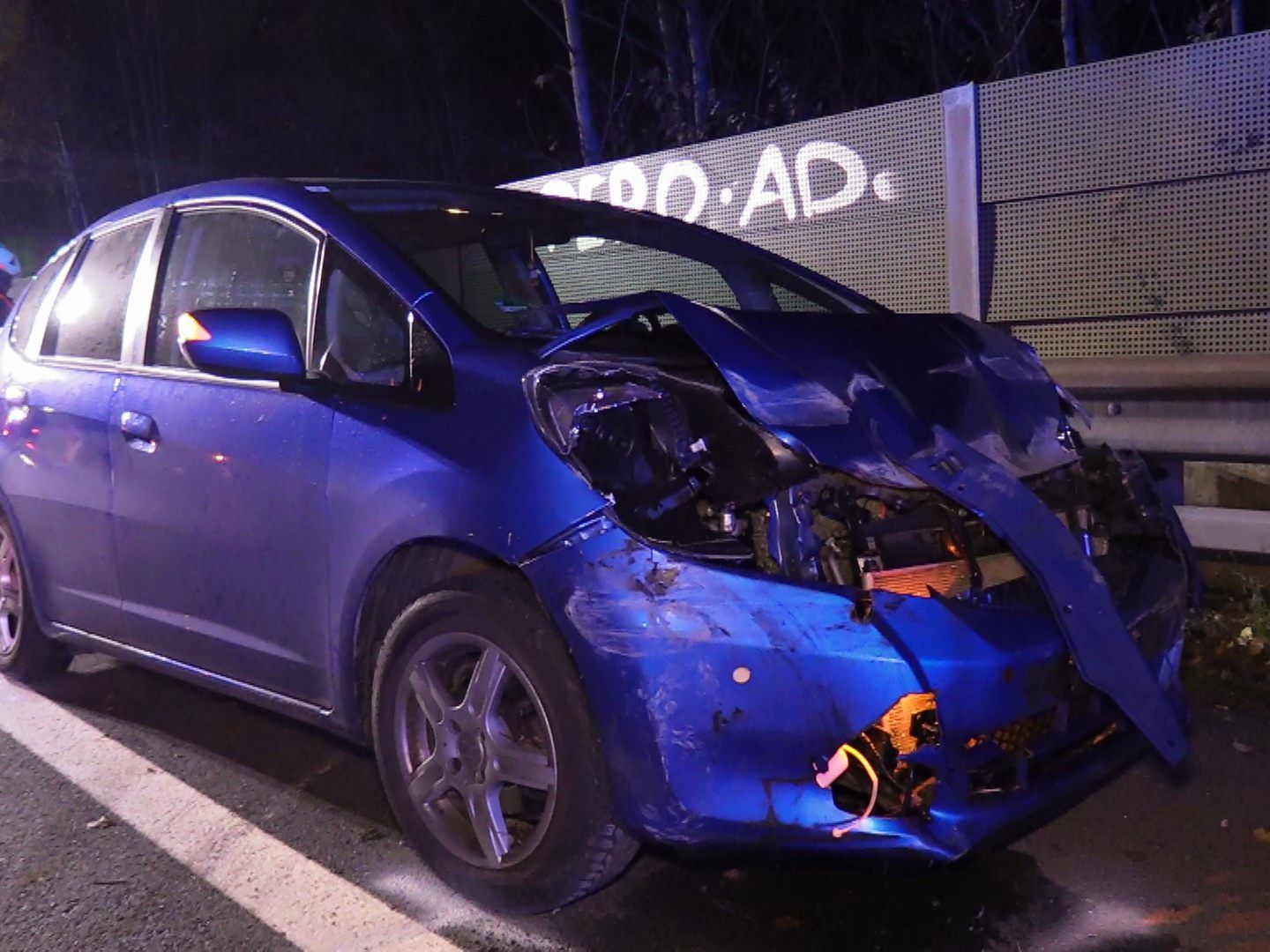 Eines der beschädigten Fahrzeuge