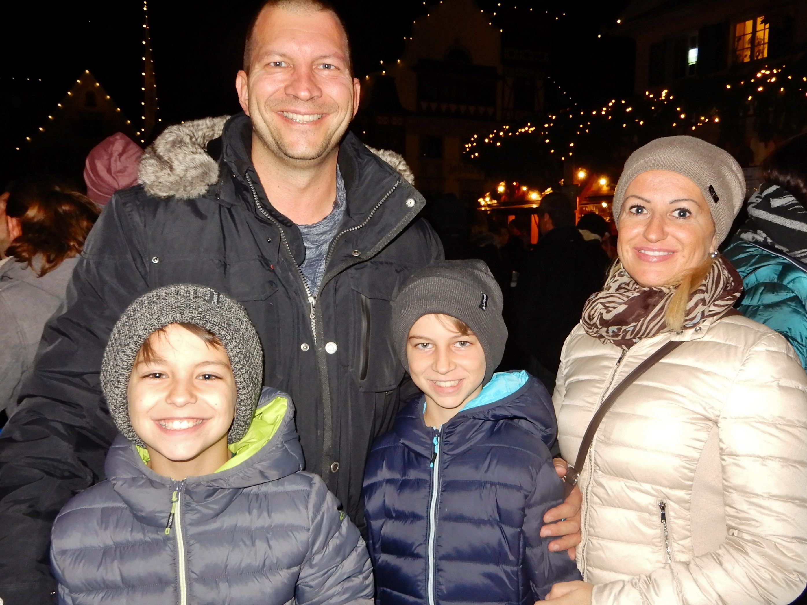 Familie Reiter genoss einen stimmungsvollen  Vorweihnachtsauftakt auf dem Dornbirner Christkindlemarkt.
