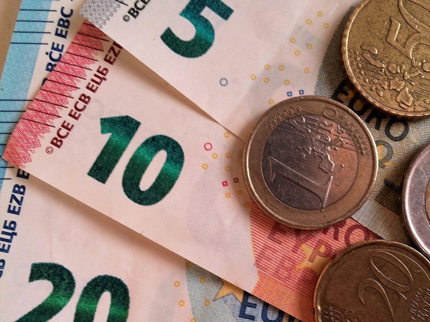 Die Österreicher spenden vor allem gerne für Kinder und Tiere.