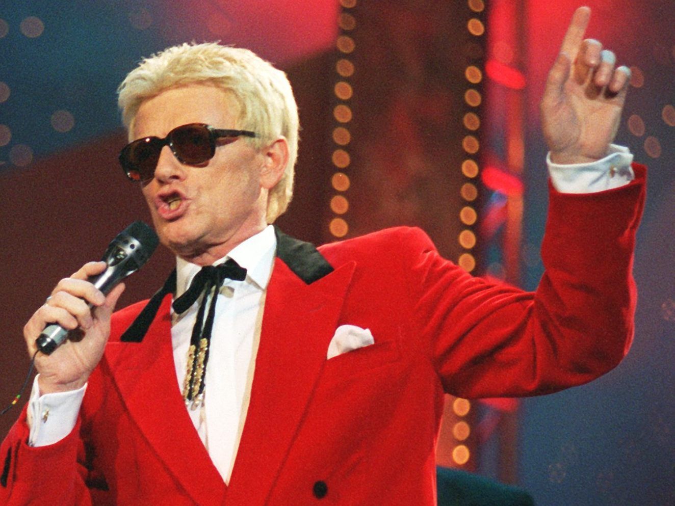 Heino bei einem Konzert 1995. Bald kommt der Sänger nach Bregenz.