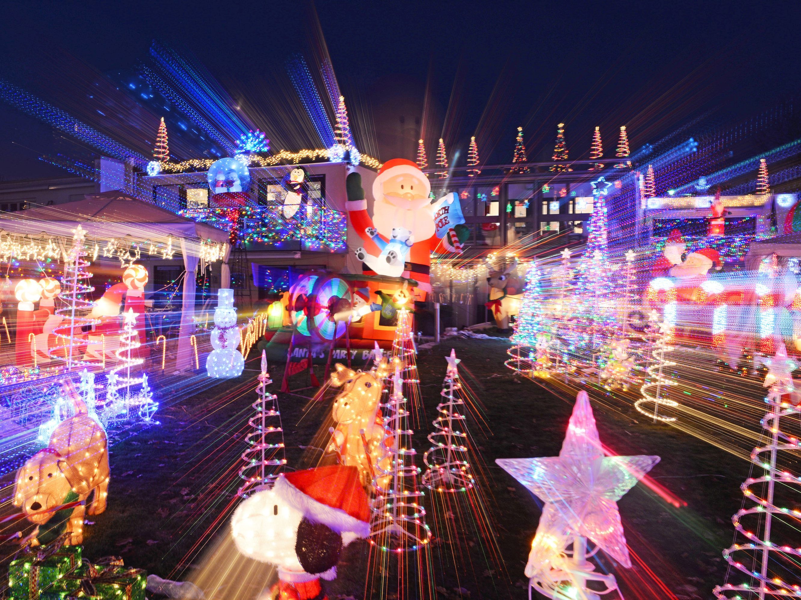 Die Weihnachtsbeleuchtung kann diverse Schadstoffe aufweisen.