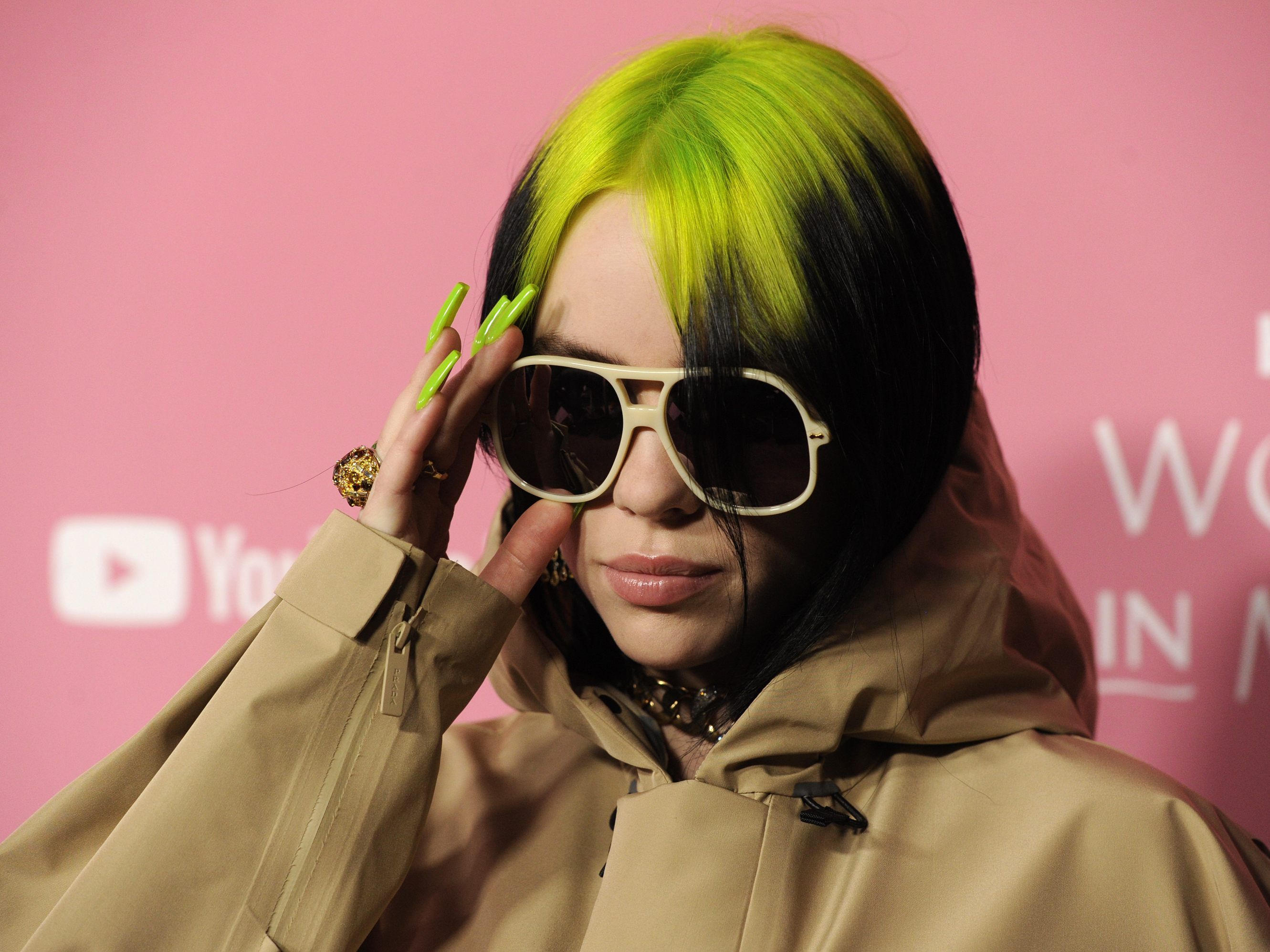 Sängerin Billie Eilish hat eine Modeserie für H&M kreiert.