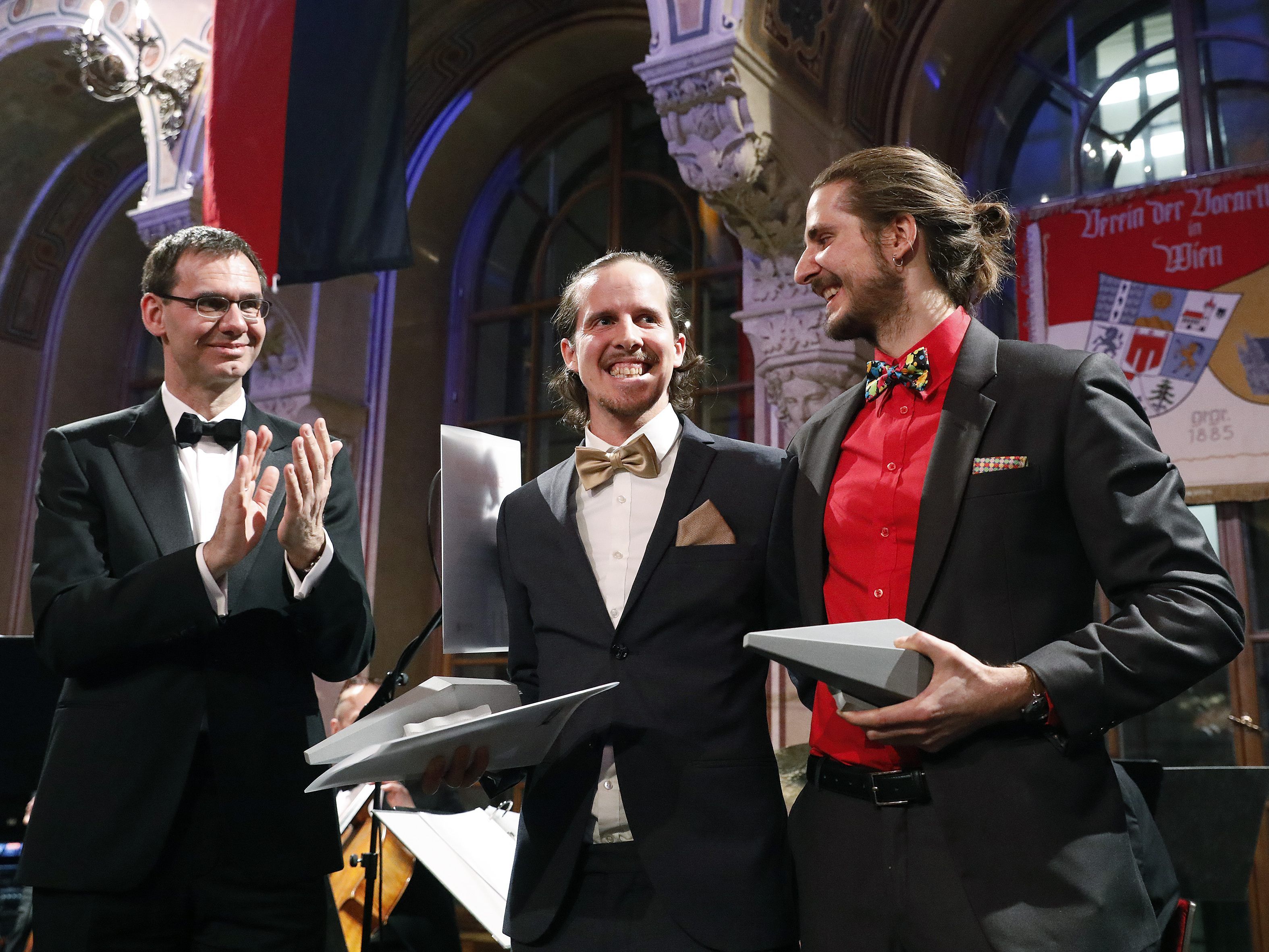 „Open Piano for Refugees“, Udo Felizeter und Nico Schwendinger