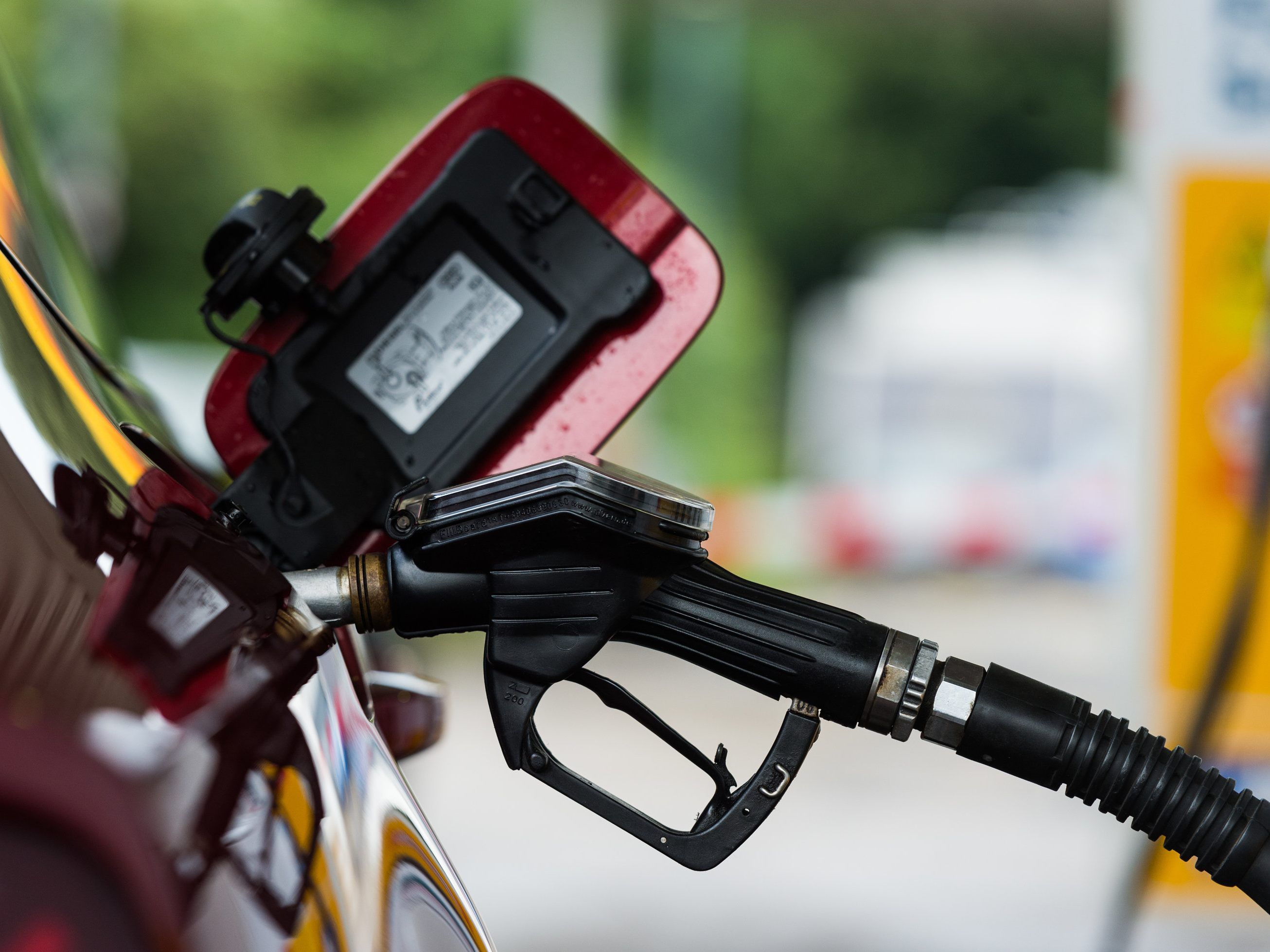 Die Preise für Benzin und Diesel sind mittlerweile fast gleich.