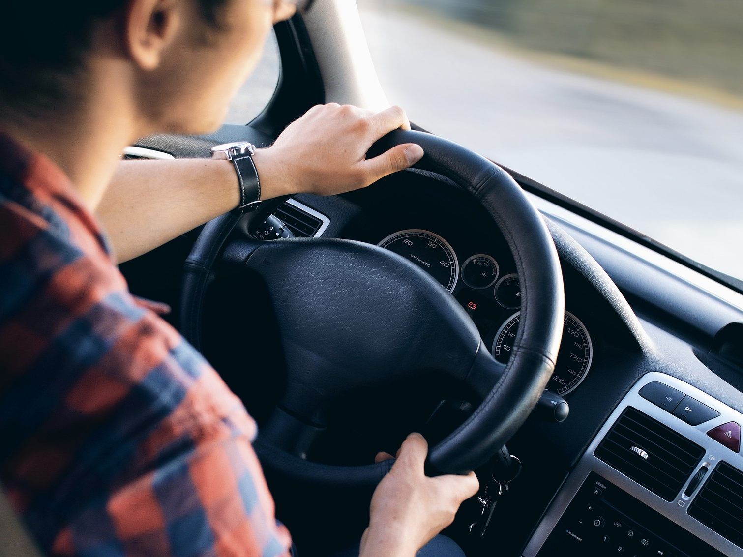 Auf dem Land ist man auf das Auto angewiesen.