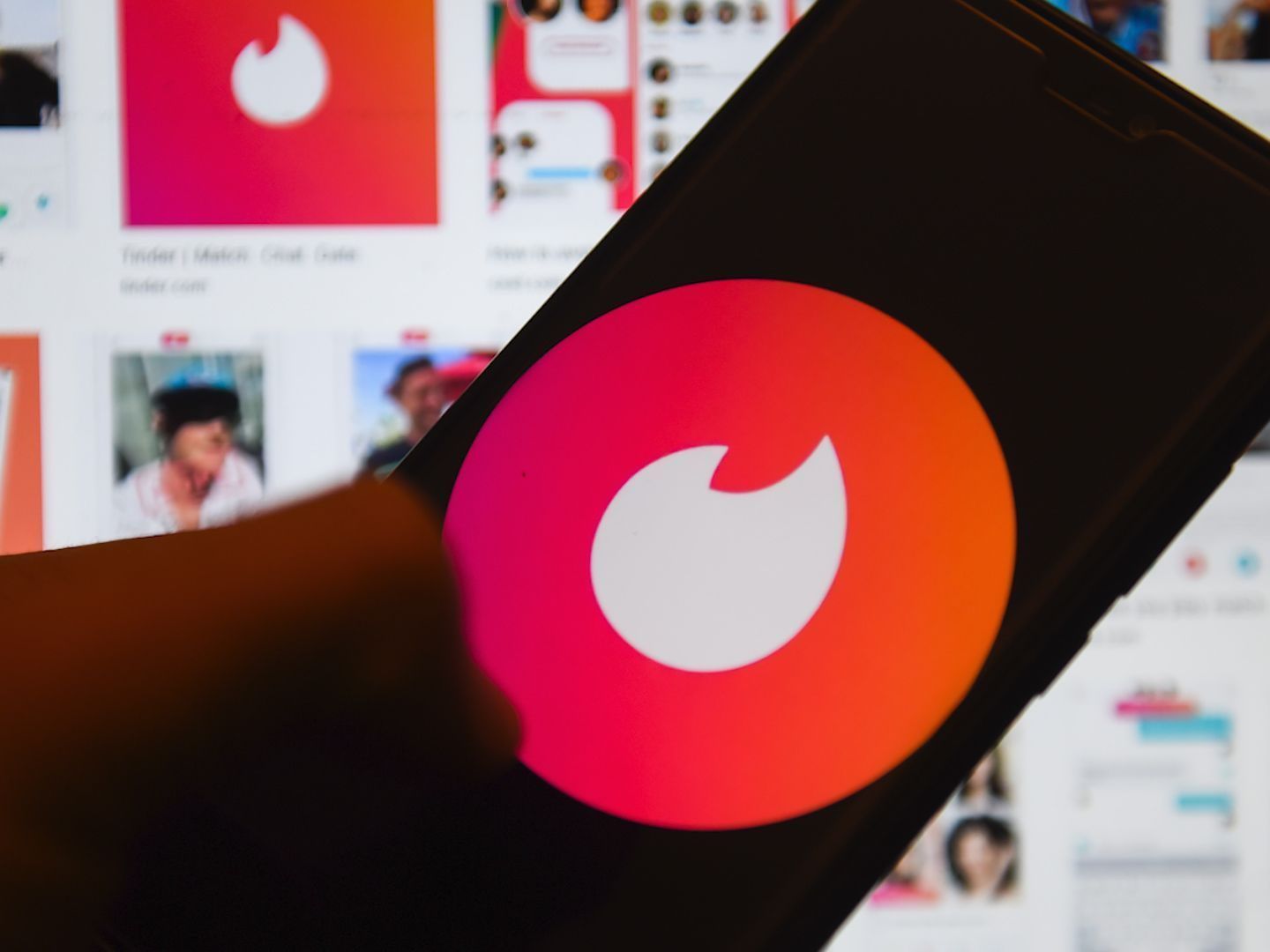 Tinder will einen Panikknopf in der App einführen.