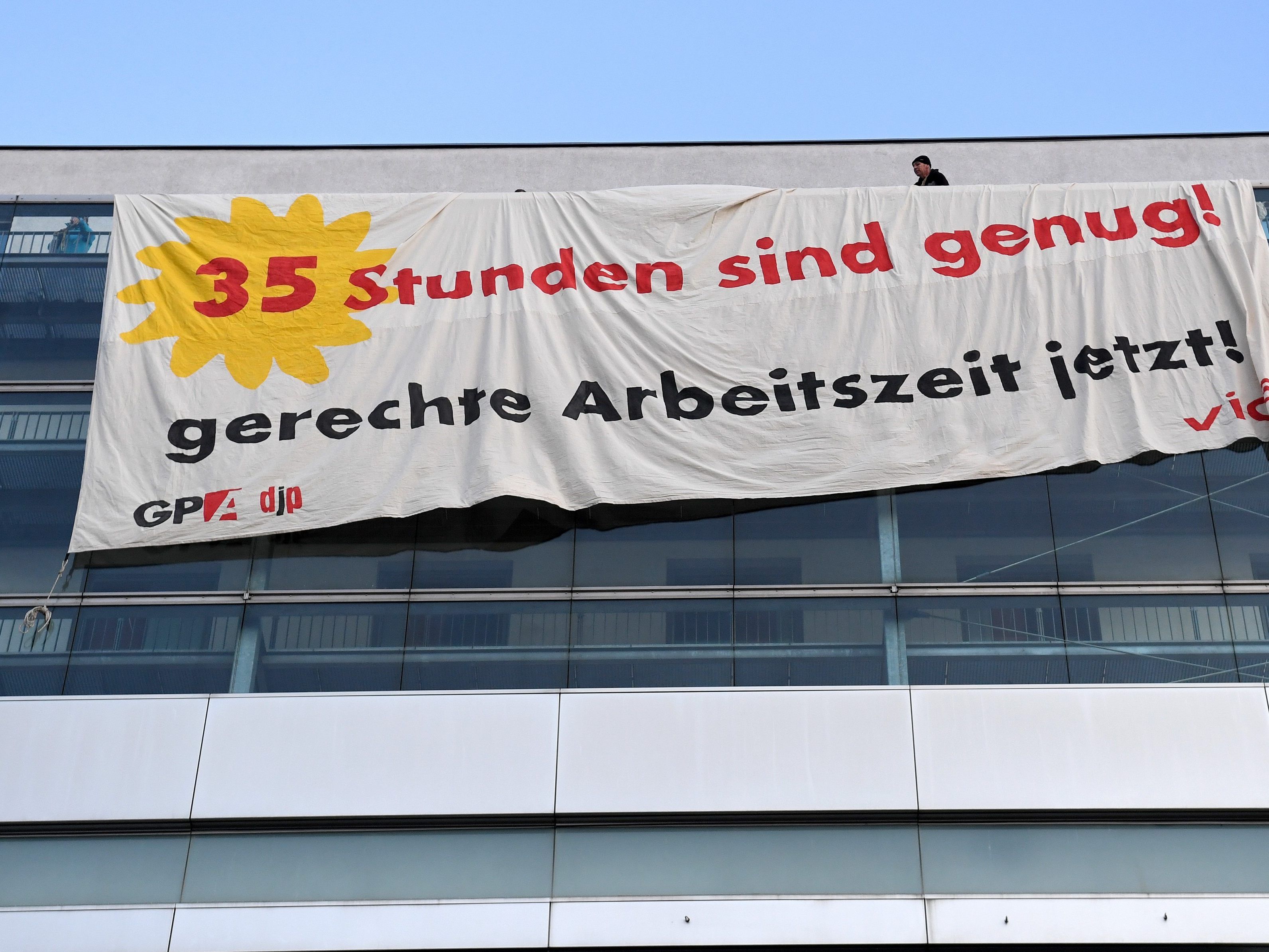 Die Gewerkschaften gehen in die Offensive.