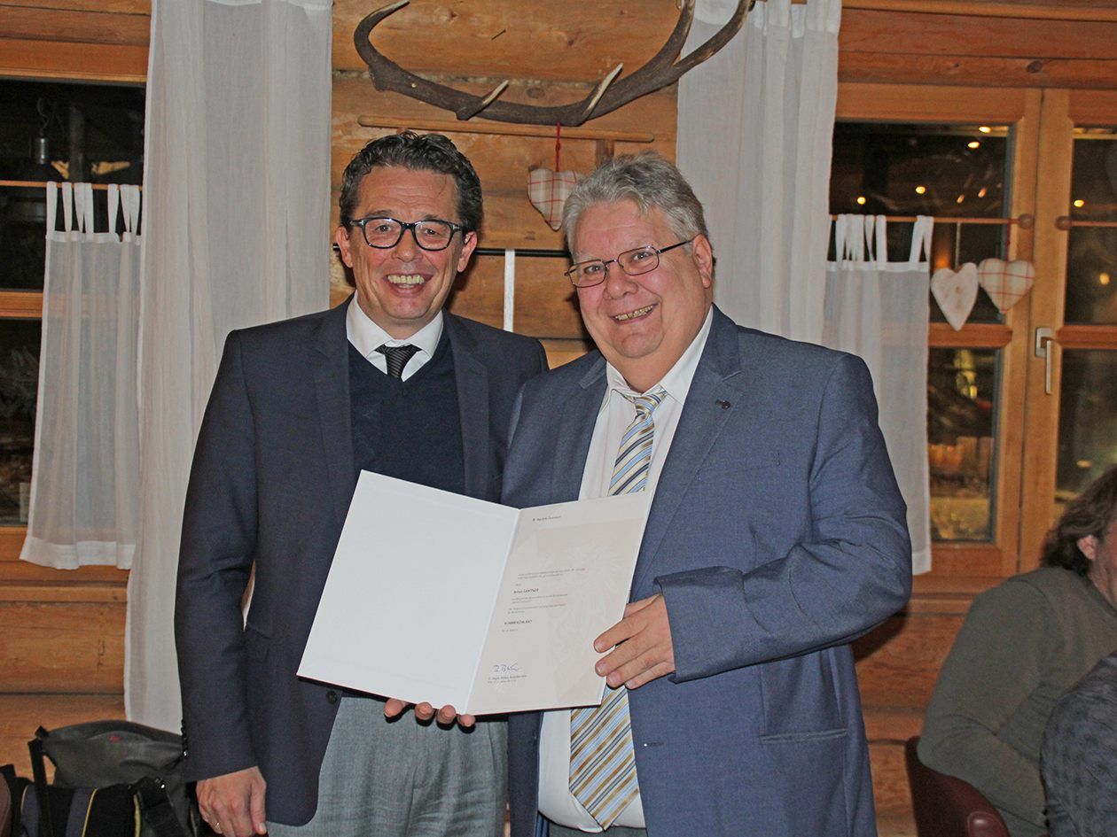 WKV-Präsident Hans Peter Metzler und „Kommerzialrat“ Anton Gantner.