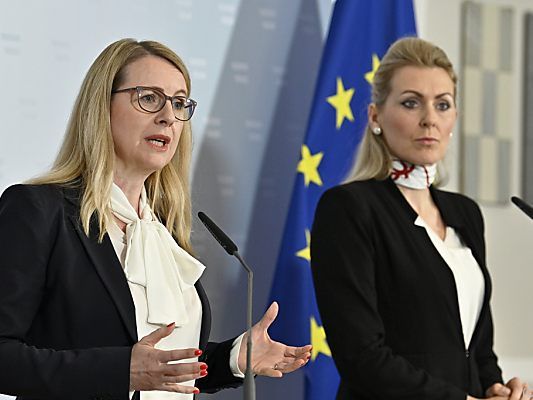 Schramböck und Aschbacher kündigten Hilfe an