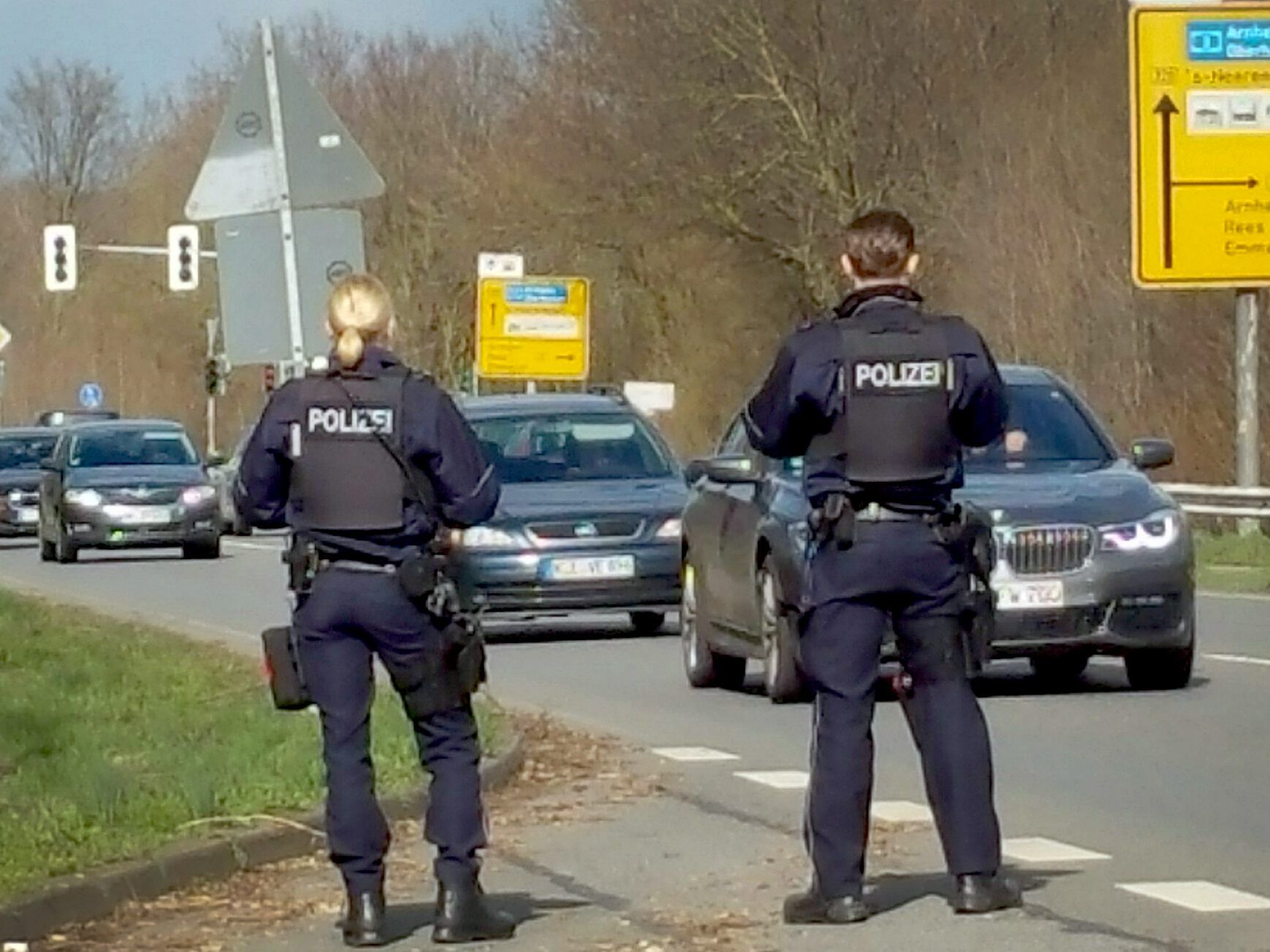 Deutschland schließt die Grenzen nach Österreich, Frankreich und in die Schweiz.