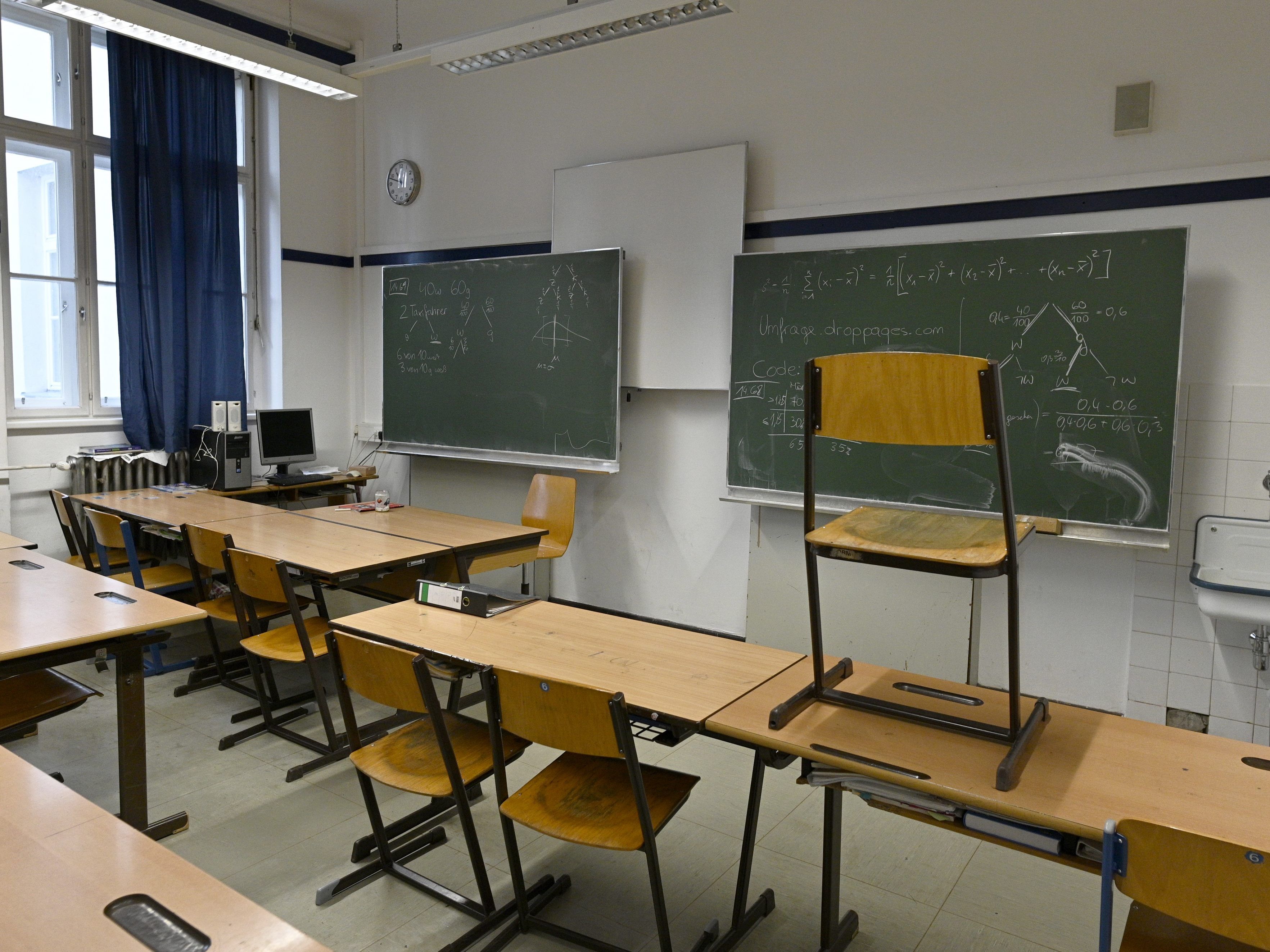 Wer übernimmt die Betreuung, wenn die Schulen geschlossen werden?