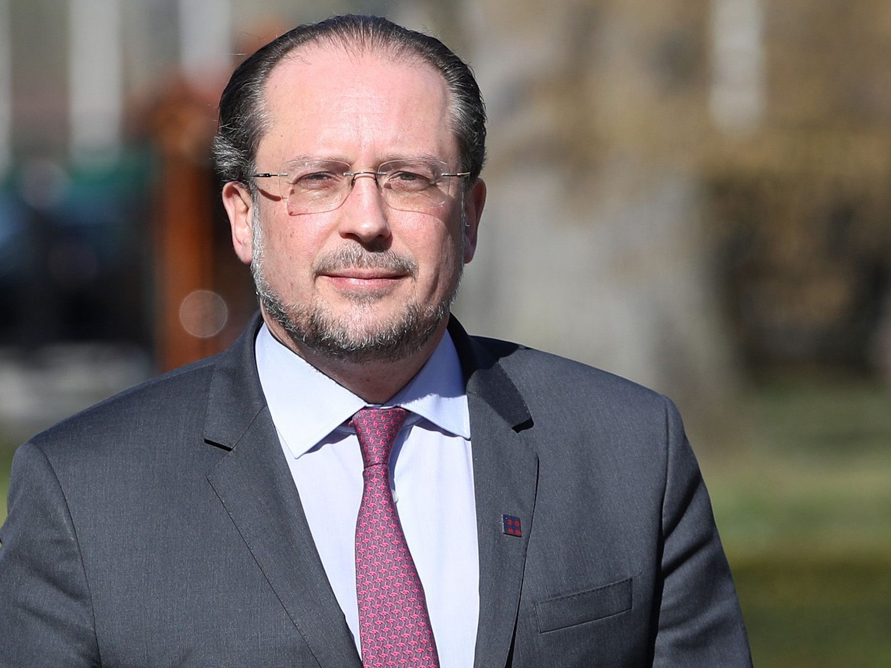 Österreichs Außenminister: "Raten dringend von Reisen ab und rufen auf, nach Österreich zurückzukehren."