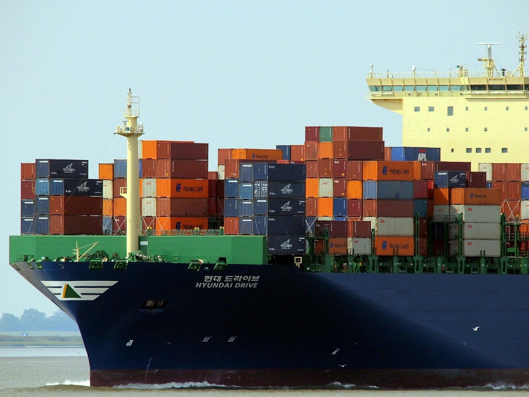 Auf dem größten Frachter der Welt haben 23.500 Container Platz.