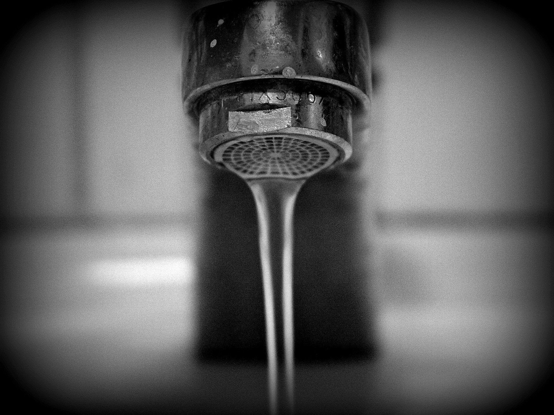 Um das Trinkwasser in Österreich muss man sich laut Coronakrise keine Sorgen machen