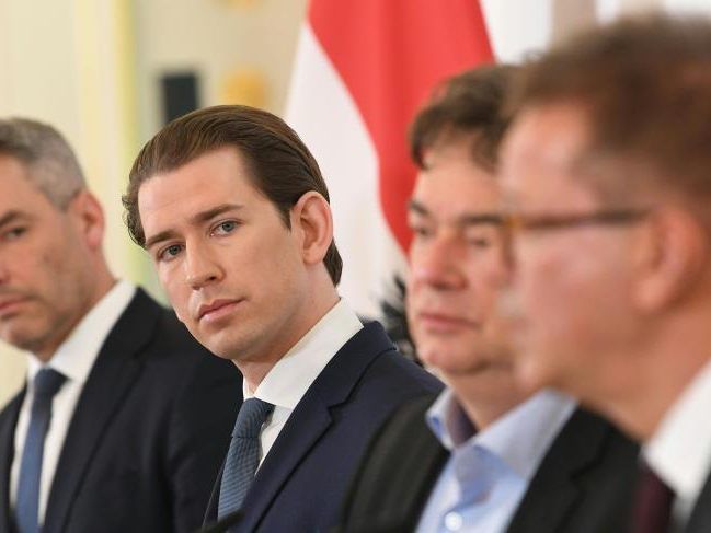Kanzler: In Schulen Maßnahmen für einige Wochen