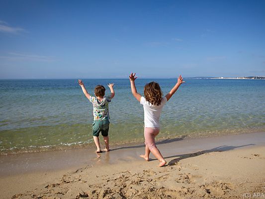 Kinder in Spanien dürfen das Haus wieder verlassen