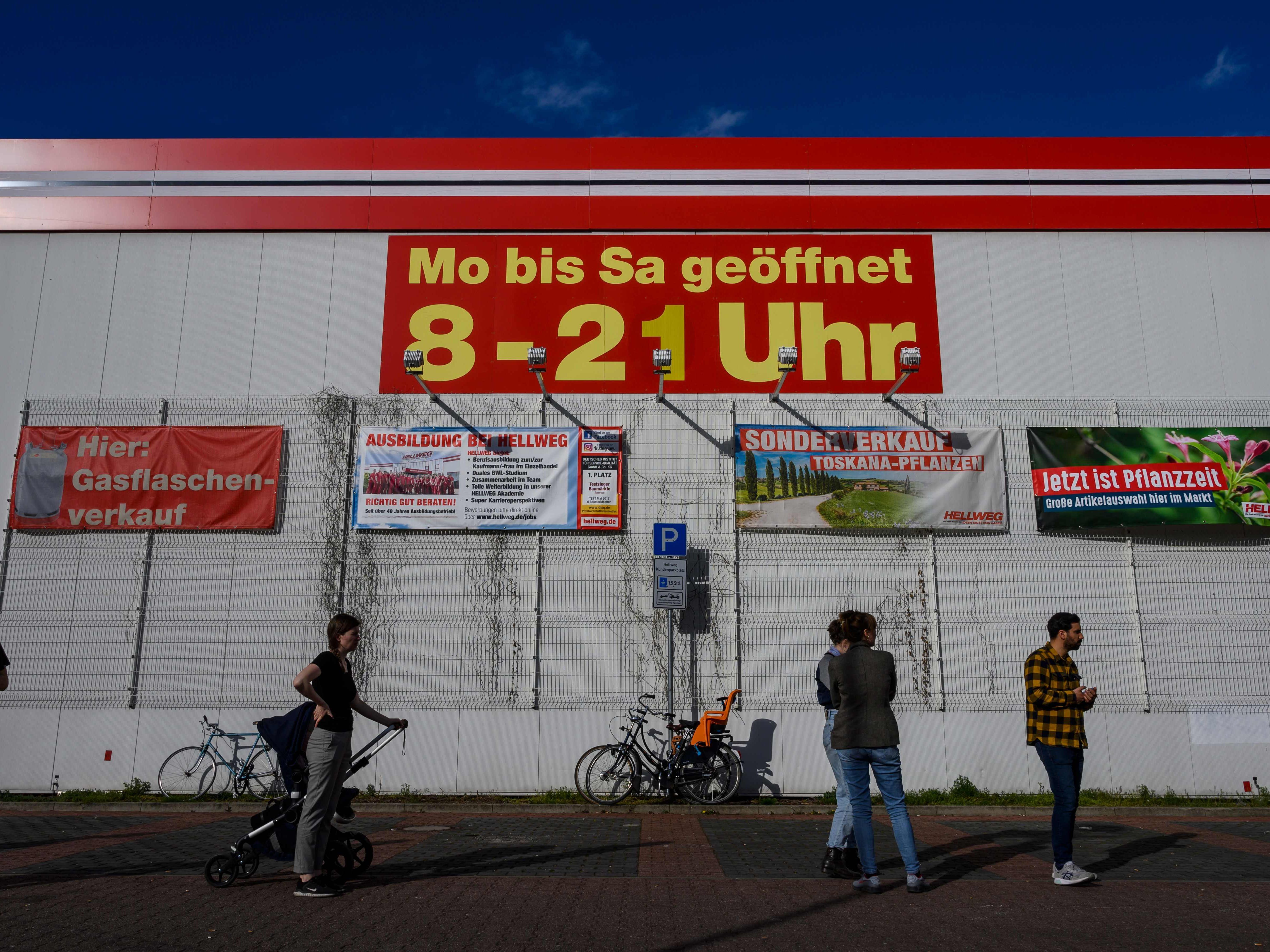 Geschäfte dürfen weiterhin nur bis 19.00 Uhr geöffnet haben.