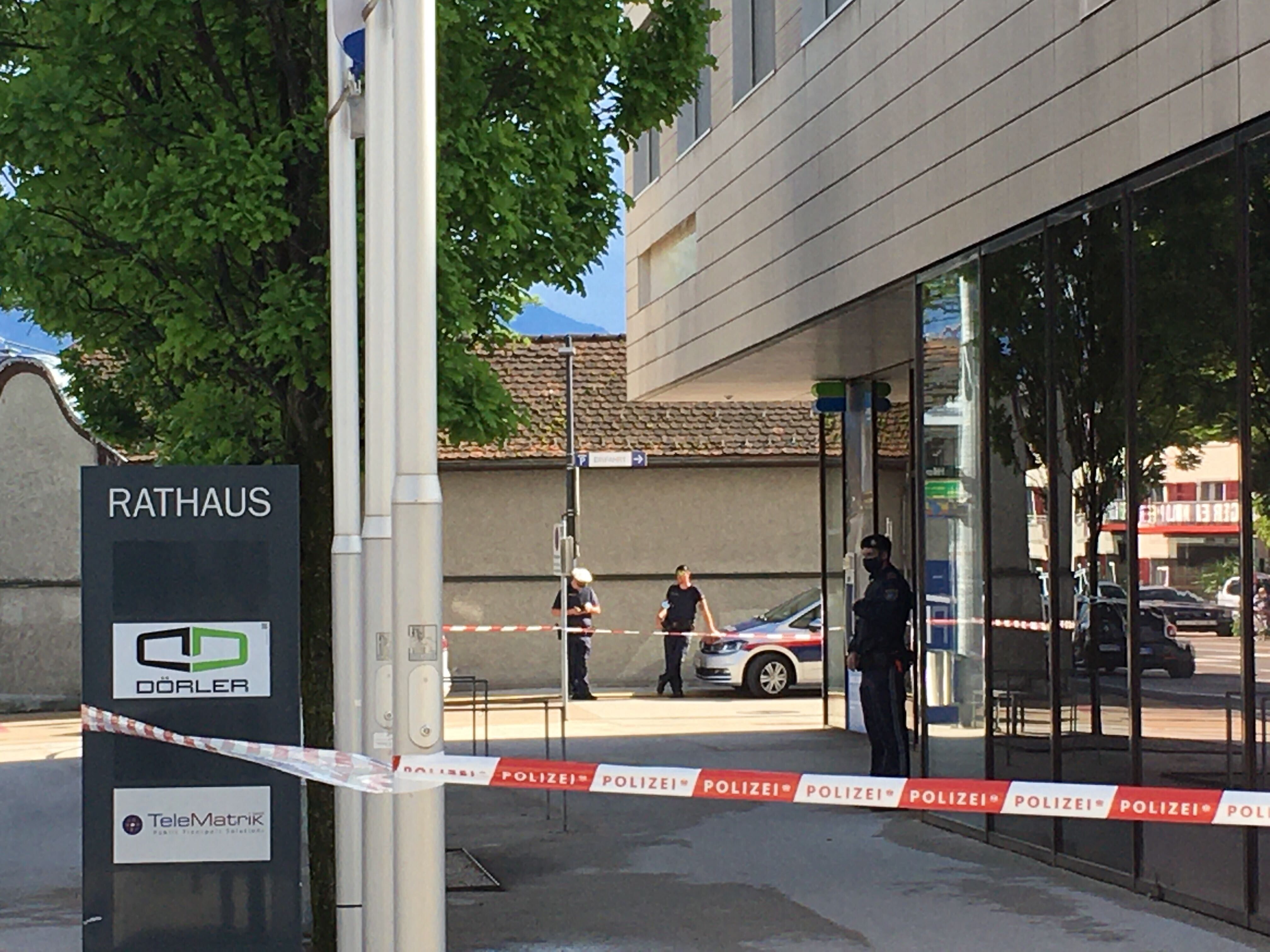 Mehrere Streifen rückten am Mittwoch wegen einer Bedrohung aus.