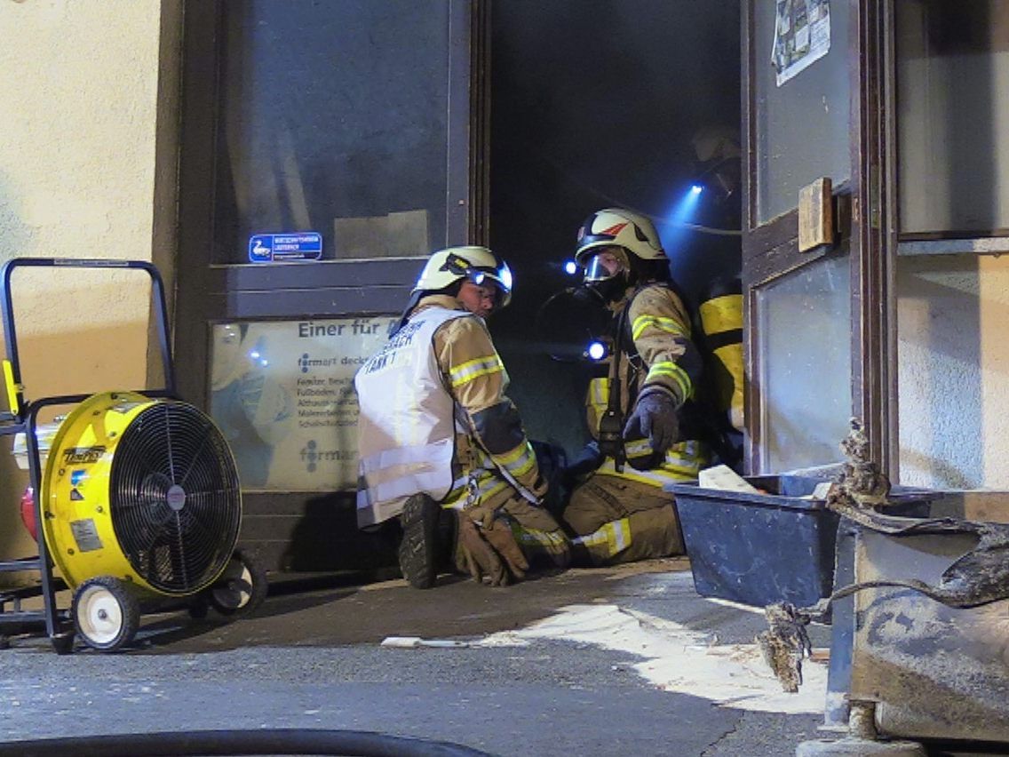 Die Feuerwehr Lauterach war mit fünf Fahrzeugen und fünfzig Personen im Einsatz