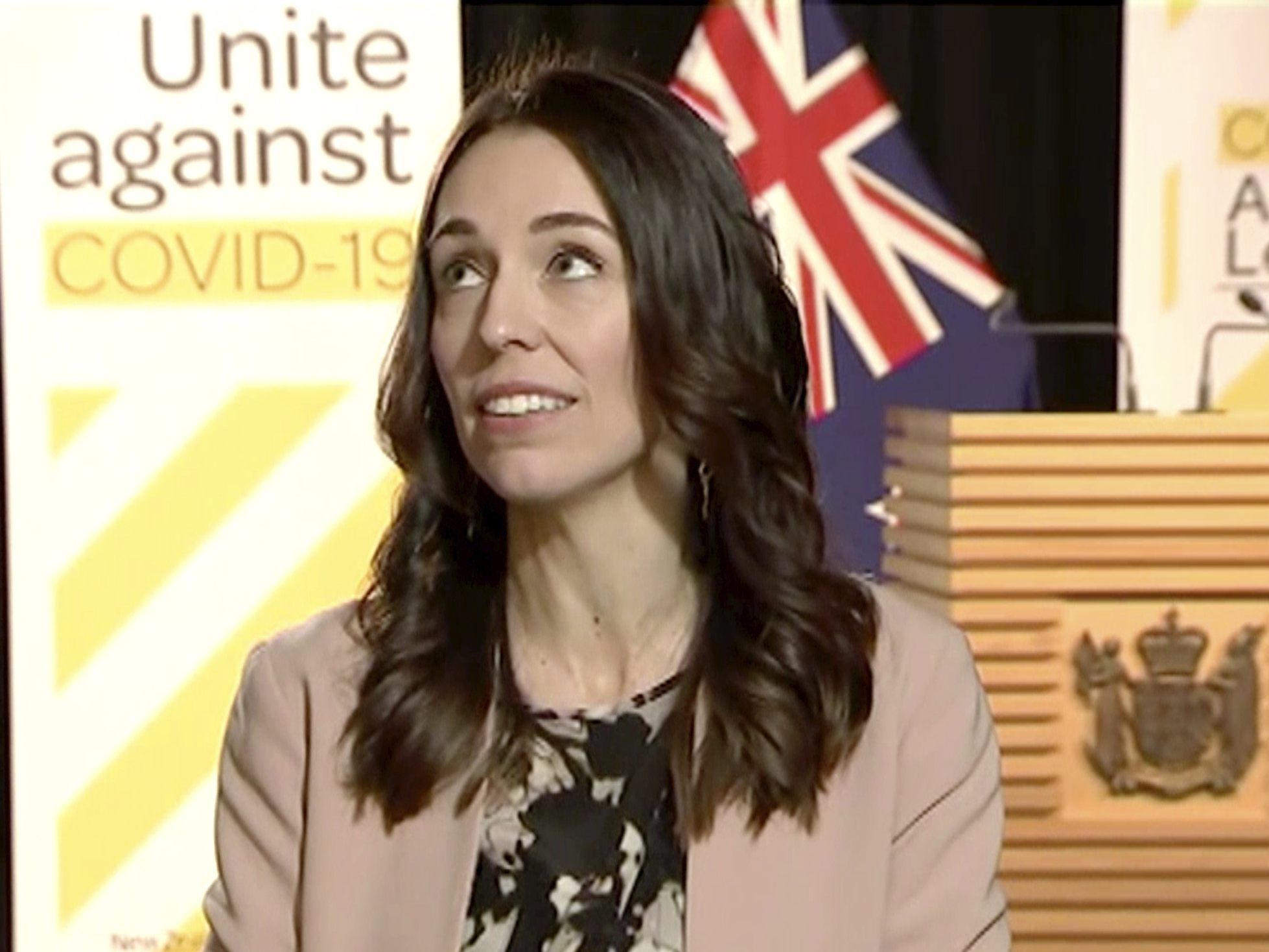 Ardern setzte Live-Gespräch fort: "Ein ganz anständiges Beben hier."
