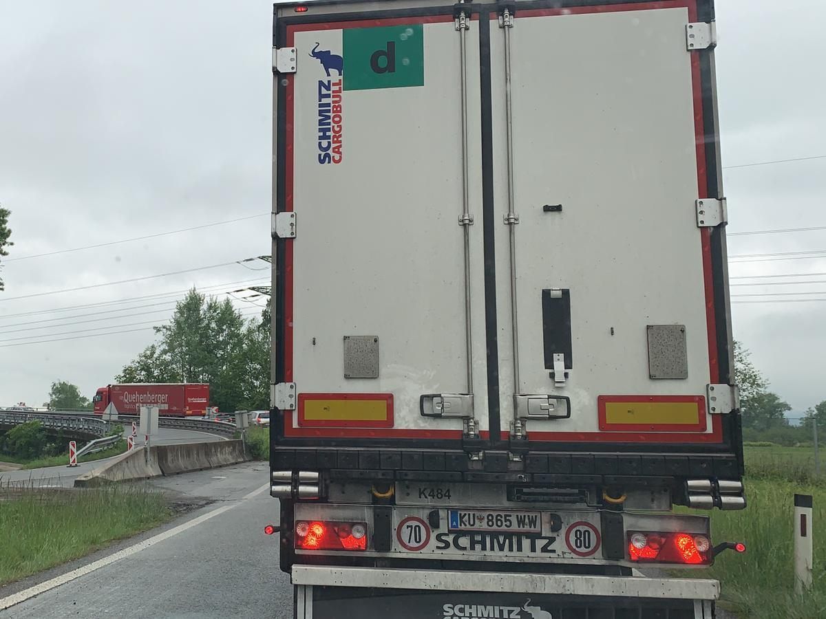 Es staut sich auf der A14, weil Lkw Richtung Wolfurt zum Zoll wollen
