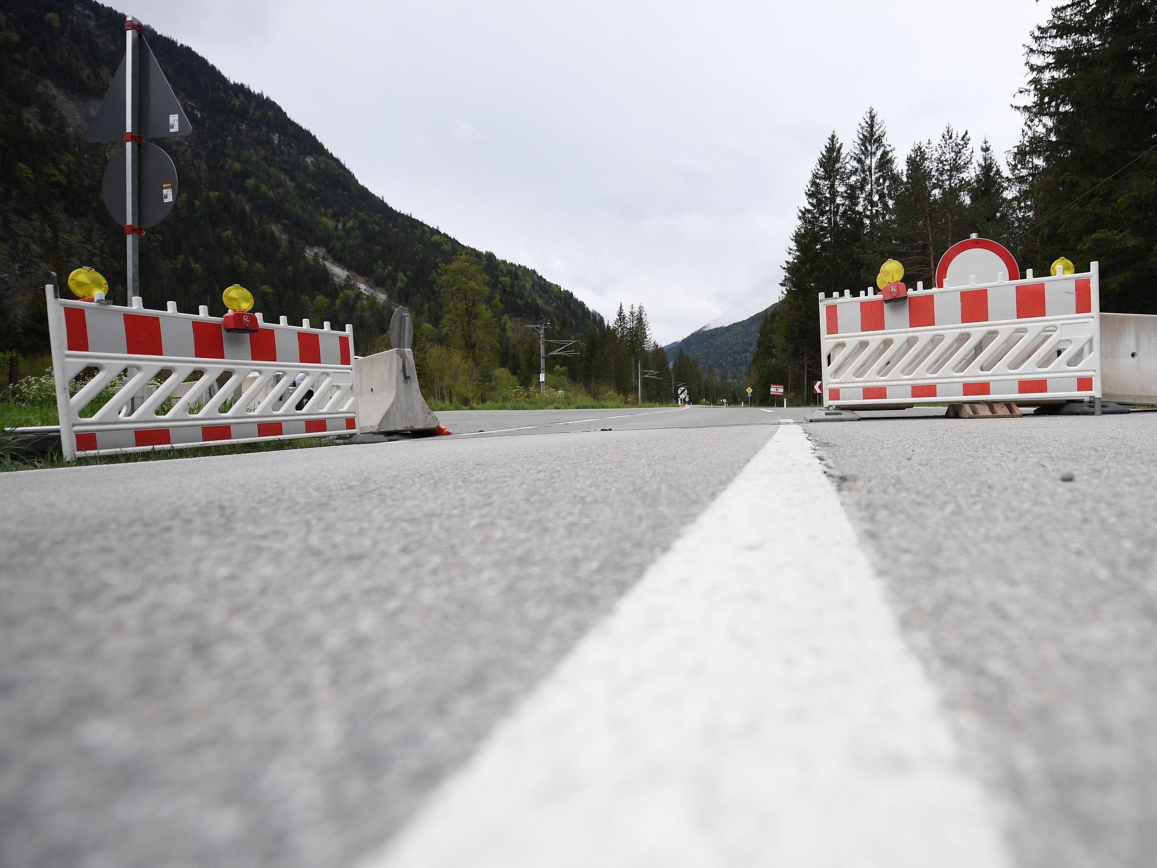 Offene Grenzen nach Österreich, aber teils gesperrte Grenzen unserer Nachbarländer