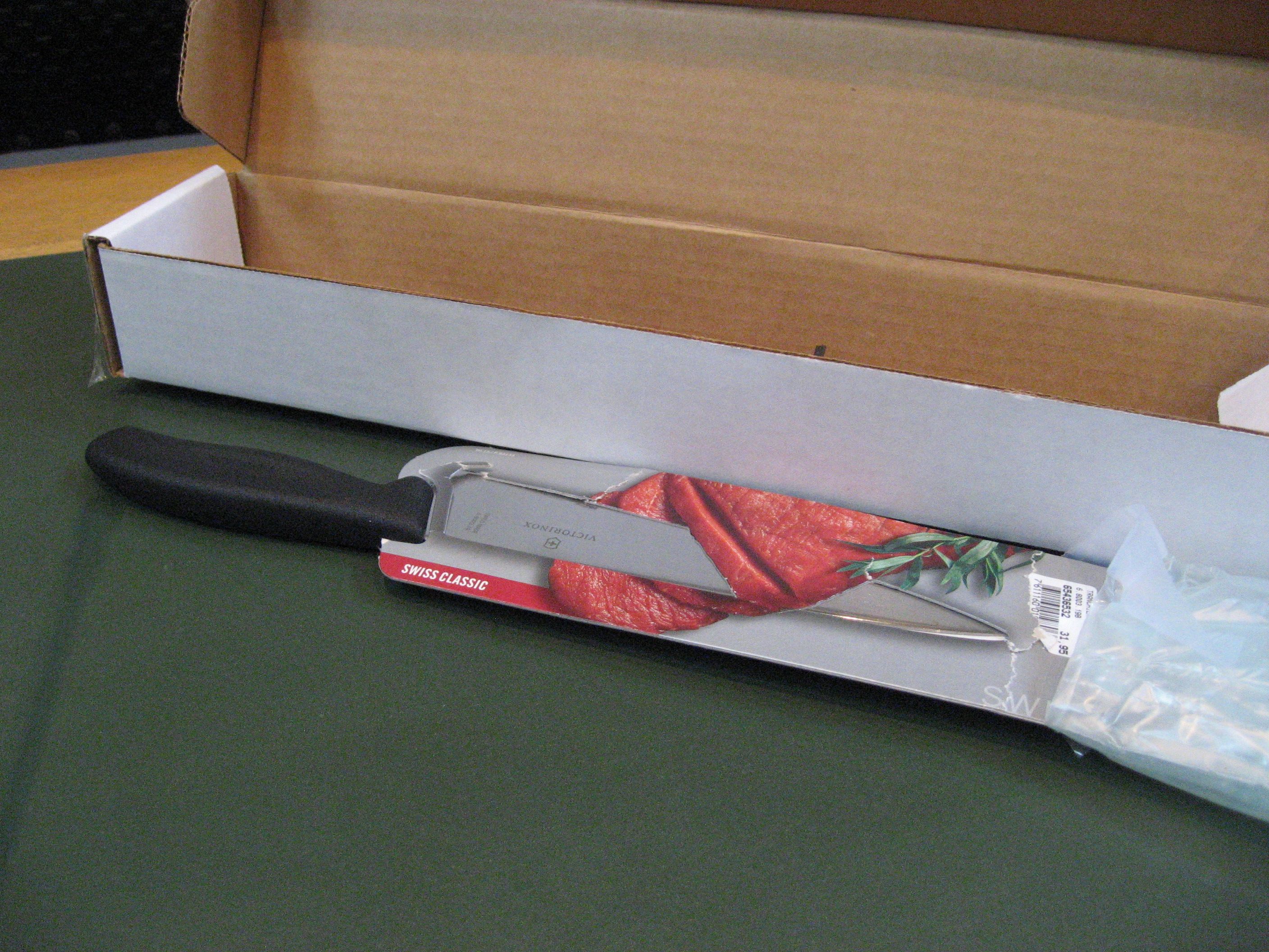 eine der Tatwaffen, Tranchiermesser mit 19 cm Klinge