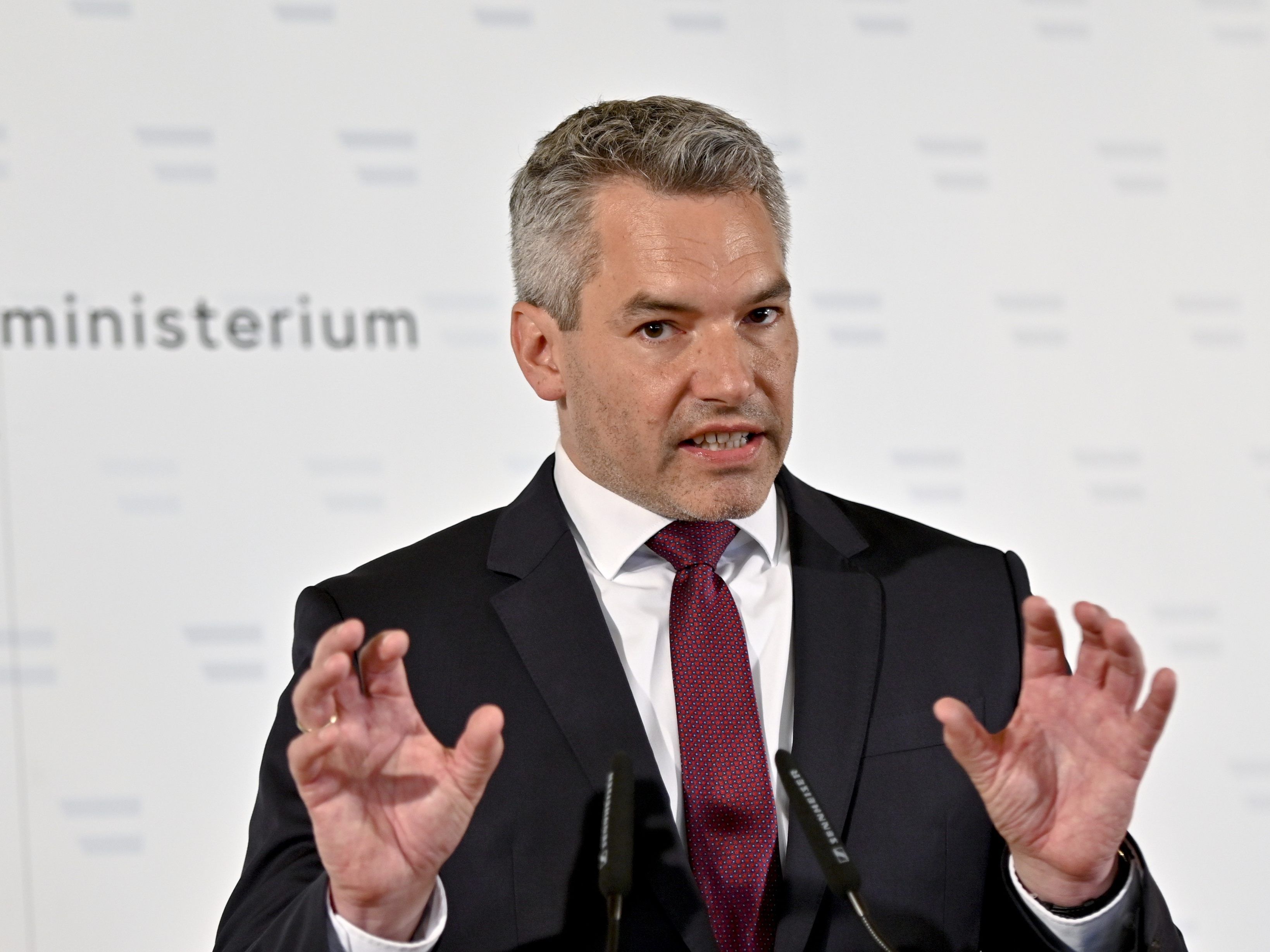 Nehammer vermutet hinter den Demo-Ausschreitungen in Wien den Einfluss der Türkei.