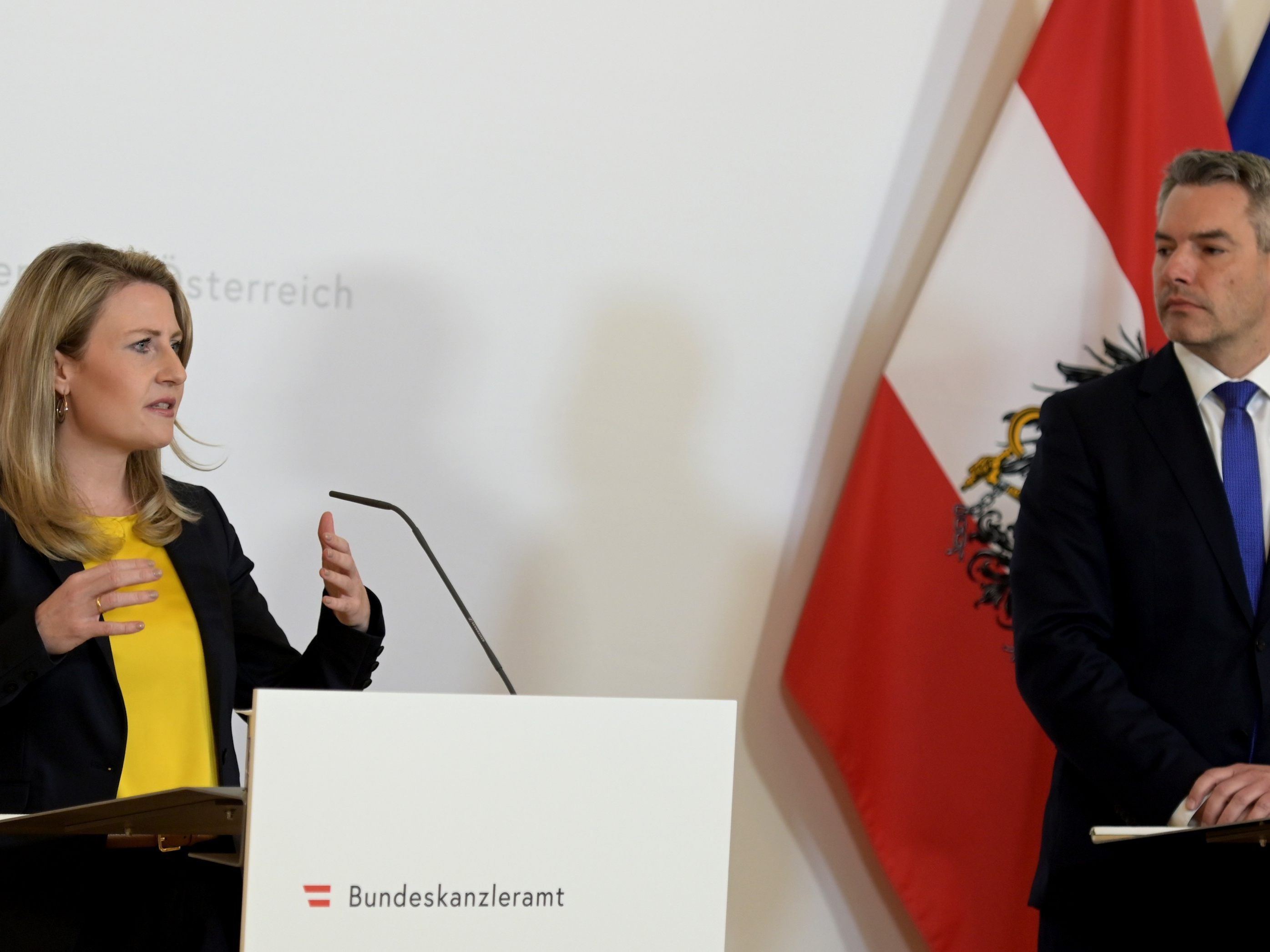 Die beiden Minister stehen nach Drohungen unter Polzeischutz.